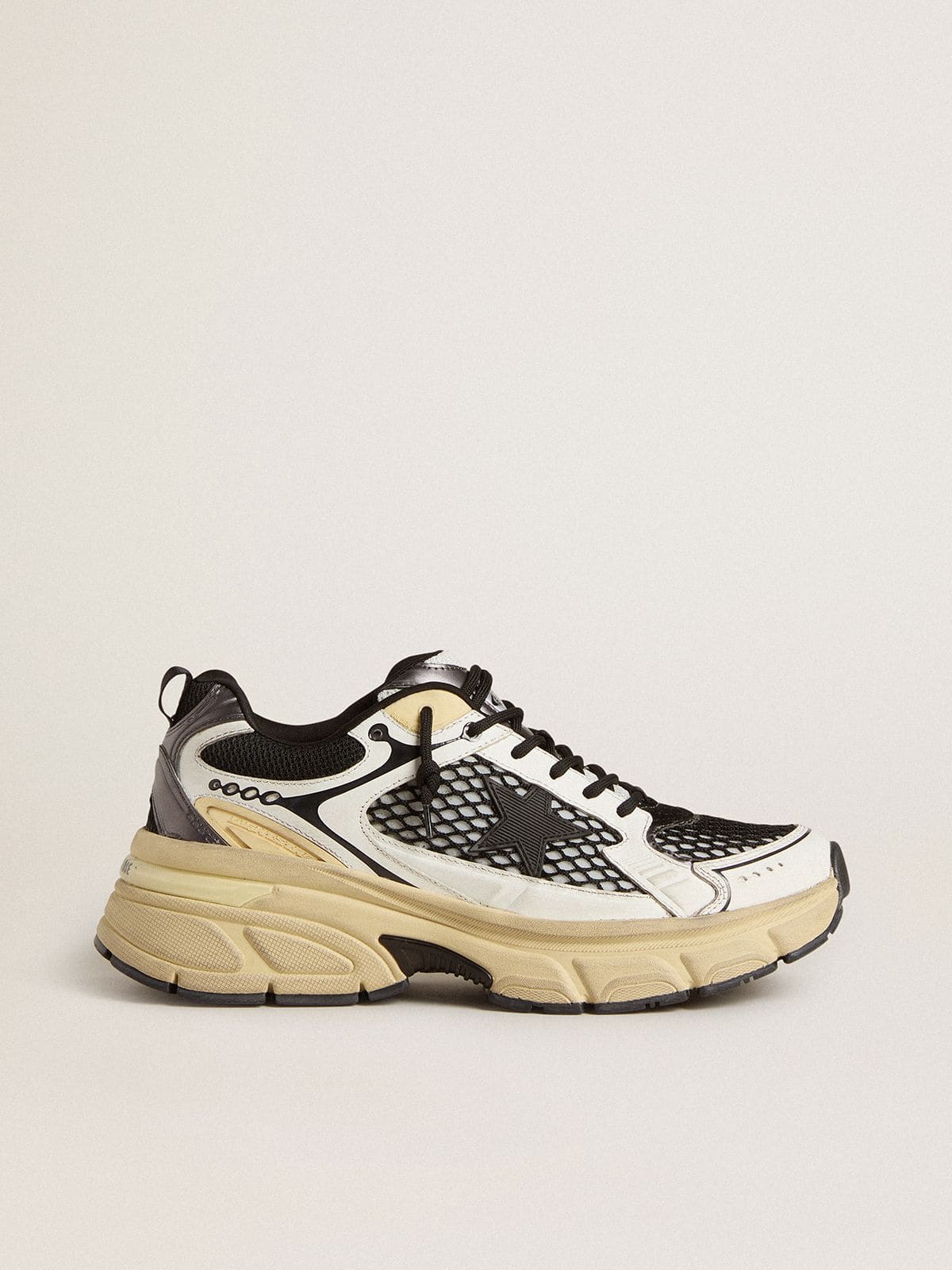 Golden Goose Women’s Lightstar In White Leather And Black Mesh With Black TPU Star - Sneaker Türkiye
