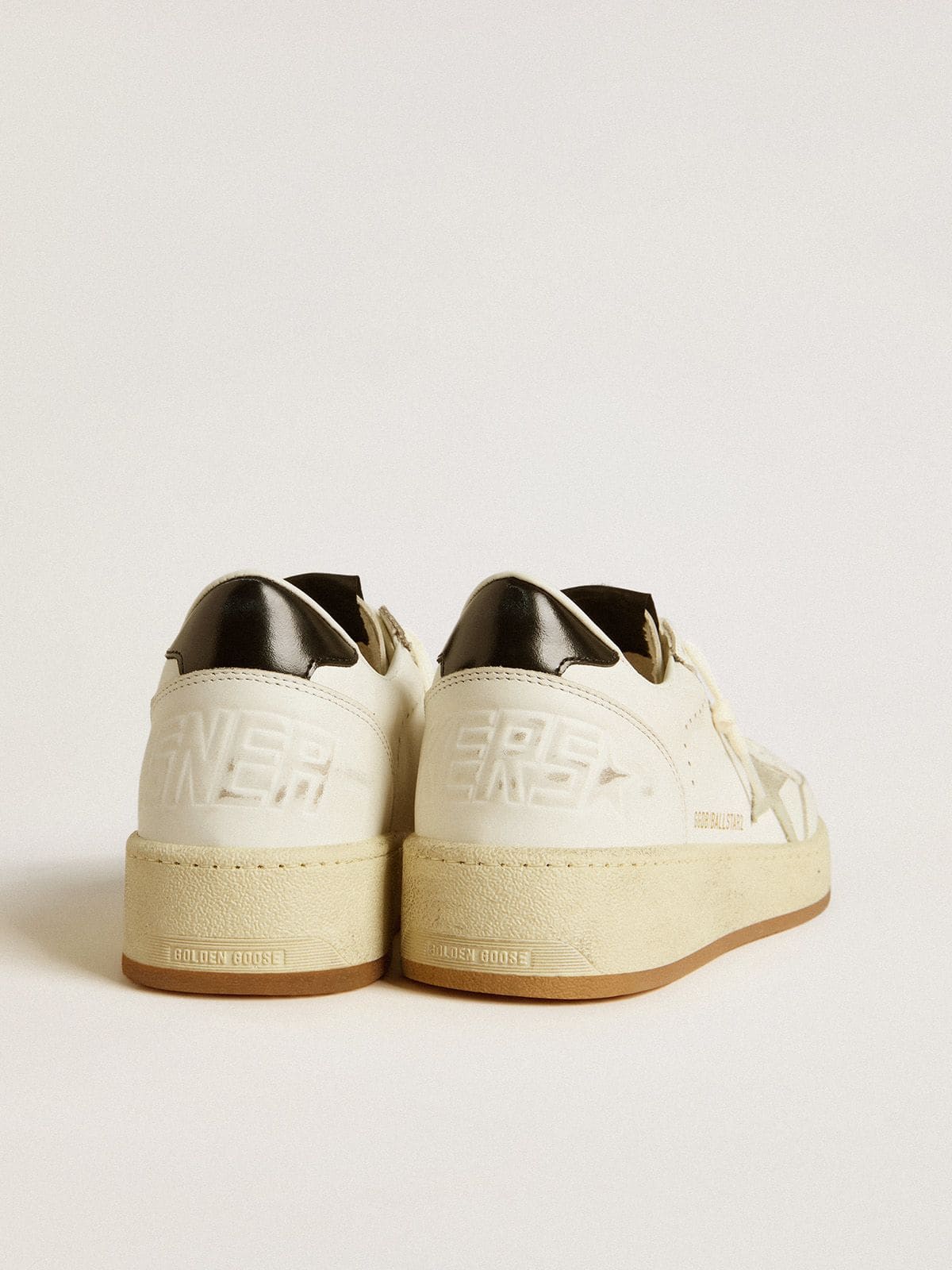 Golden Goose Women’s Ball Star With Ice-Gray Suede Star And Glossy Black Leather Heel Tab - Sneaker Türkiye