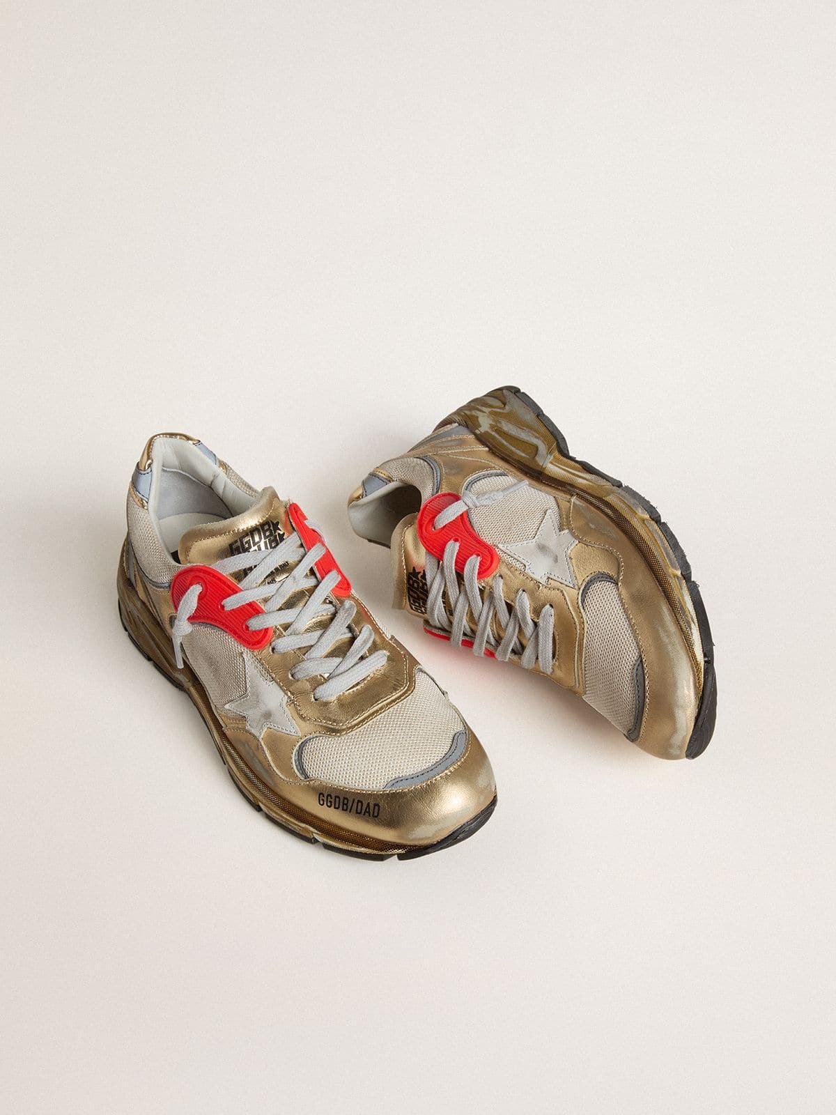 Golden Goose Women’s Dad-Star In Mesh And Gold Foiled Leather With White Leather Star - Sneaker Türkiye