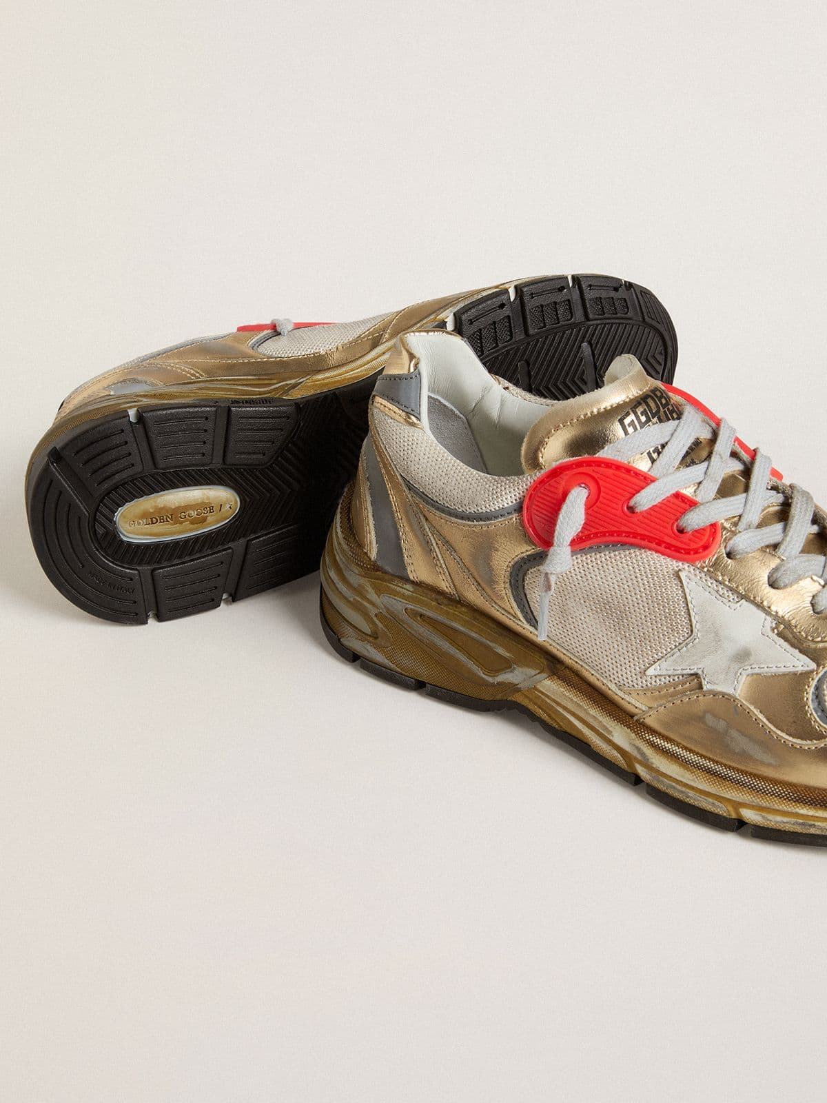 Golden Goose Women’s Dad-Star In Mesh And Gold Foiled Leather With White Leather Star - Sneaker Türkiye