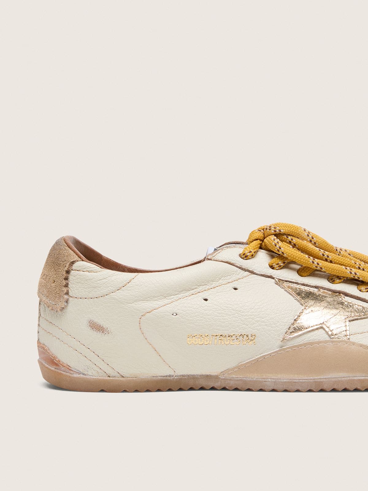 Golden Goose Women’s True-Star In White Nappa Leather With Gold Star And Beige Suede Heel Tab - Sneaker Türkiye