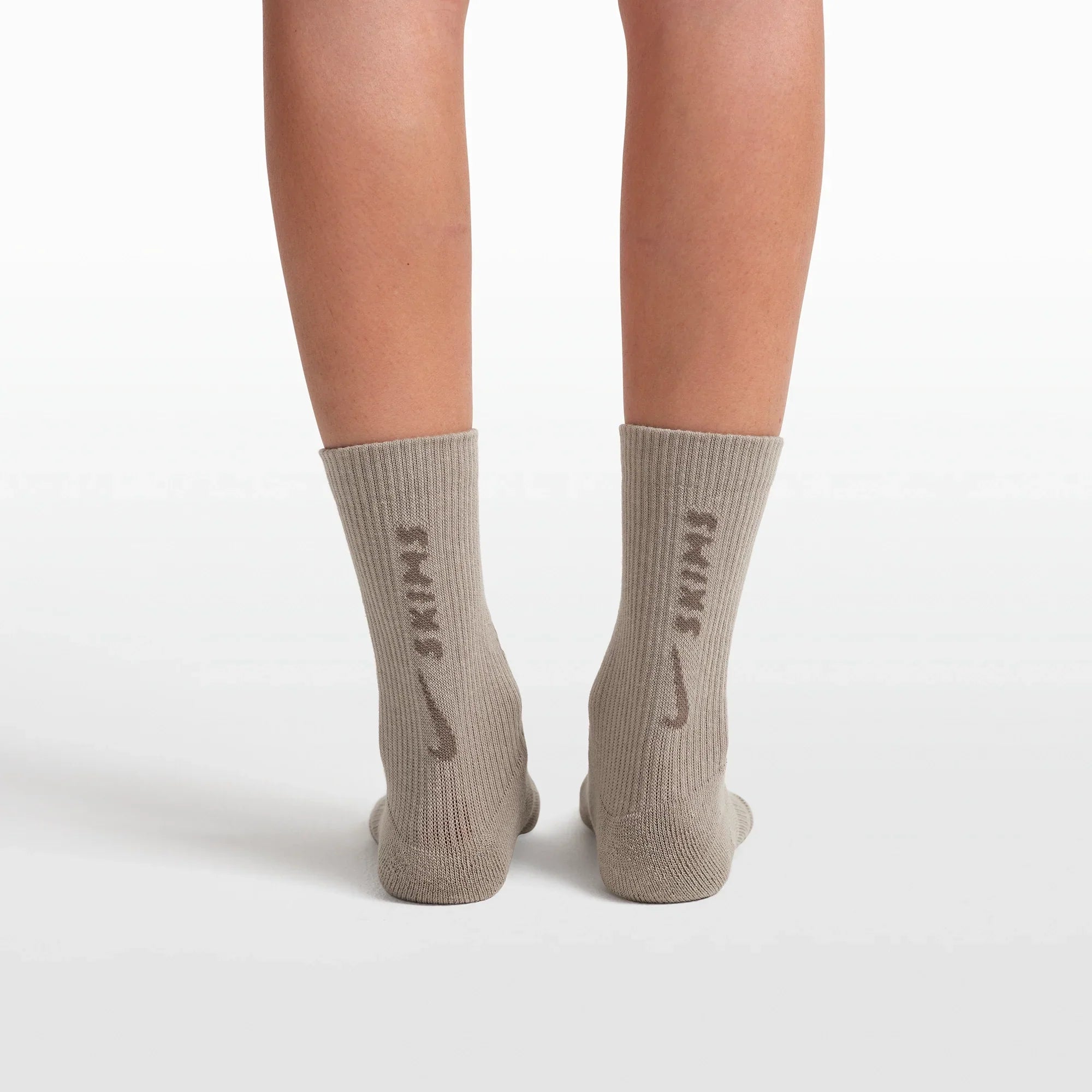 NikeSKIMS ACCESSORIES DRI-FIT CREW SOCK 3-PACK | HIMALAYAN MULTI - Sneaker Türkiye