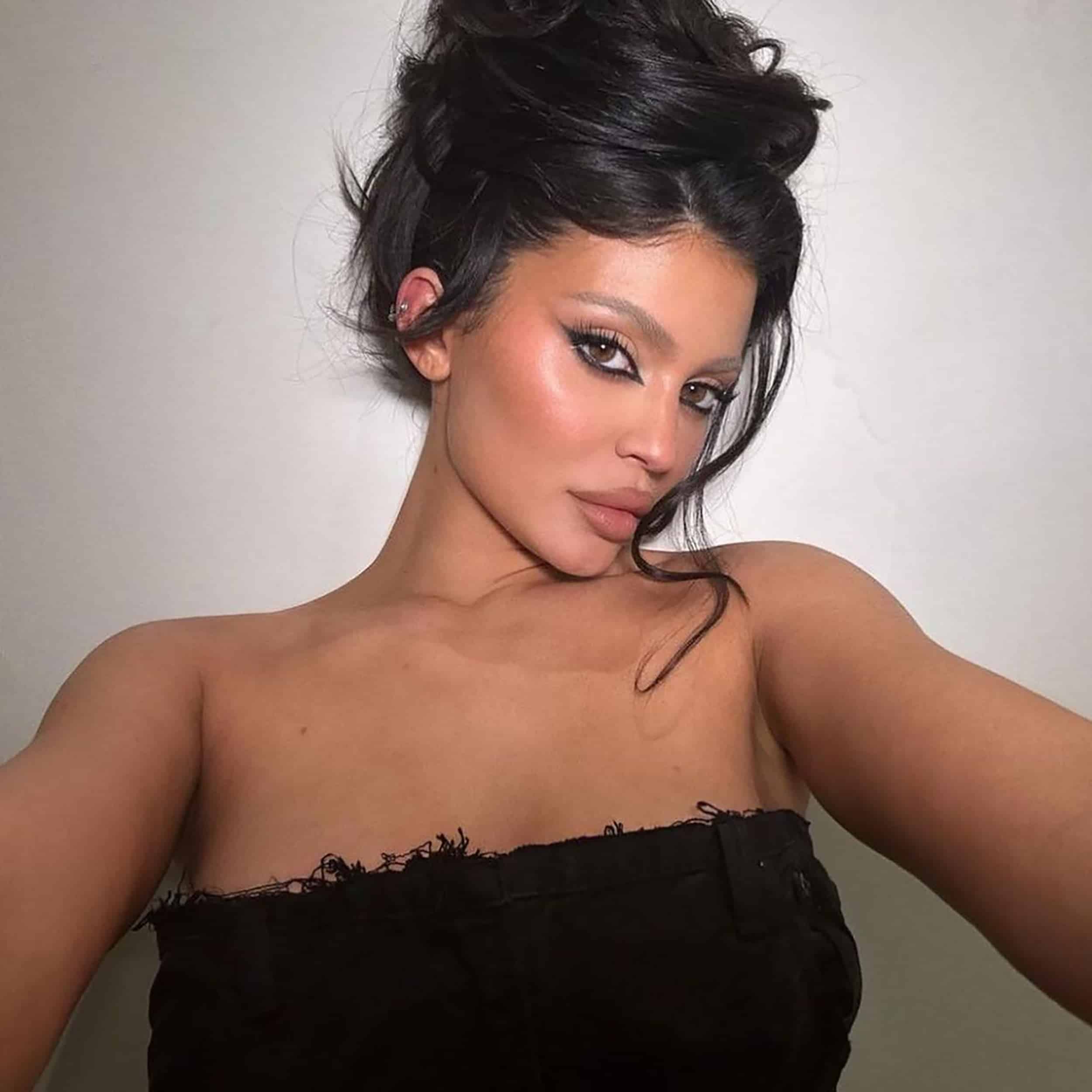 Kylie Gel Eyeliner Pencil - Sneaker Türkiye