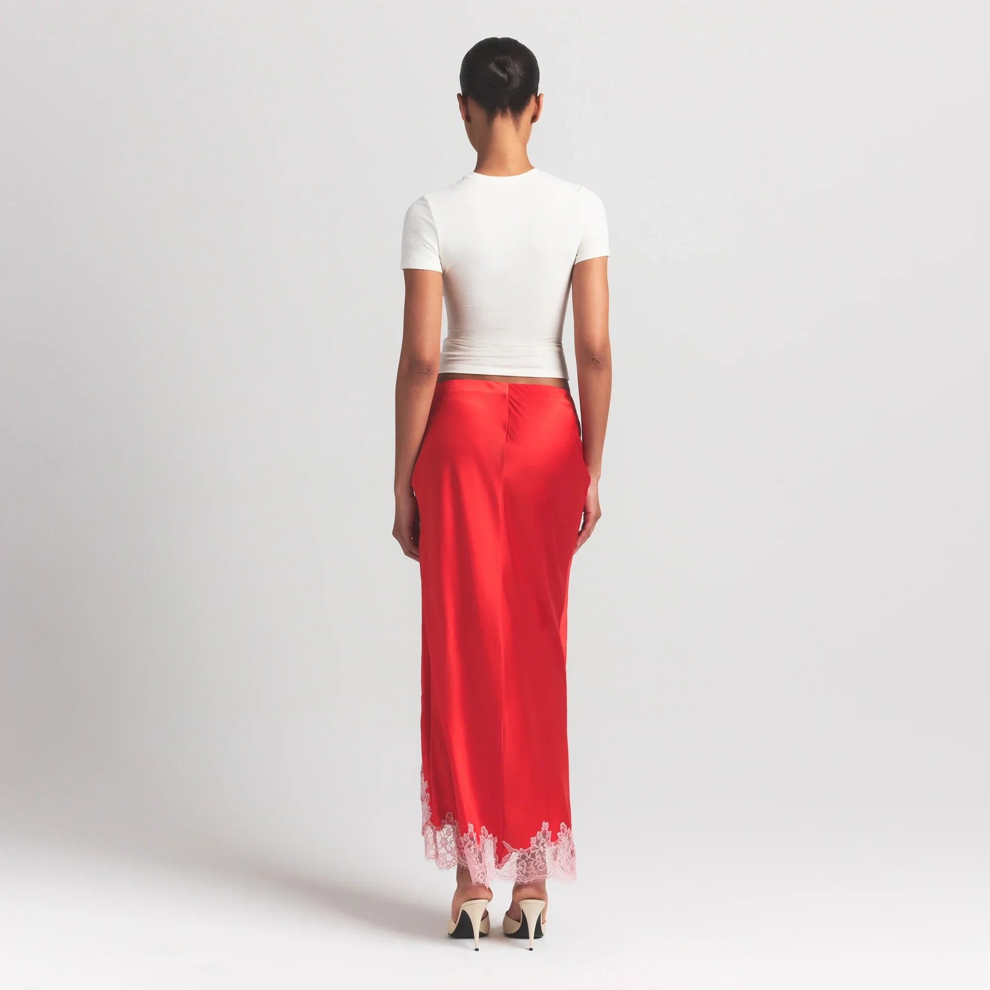 SKIMS SILK LACE SLIP MIDI SKIRT | RUBY CONTRAST - Sneaker Türkiye
