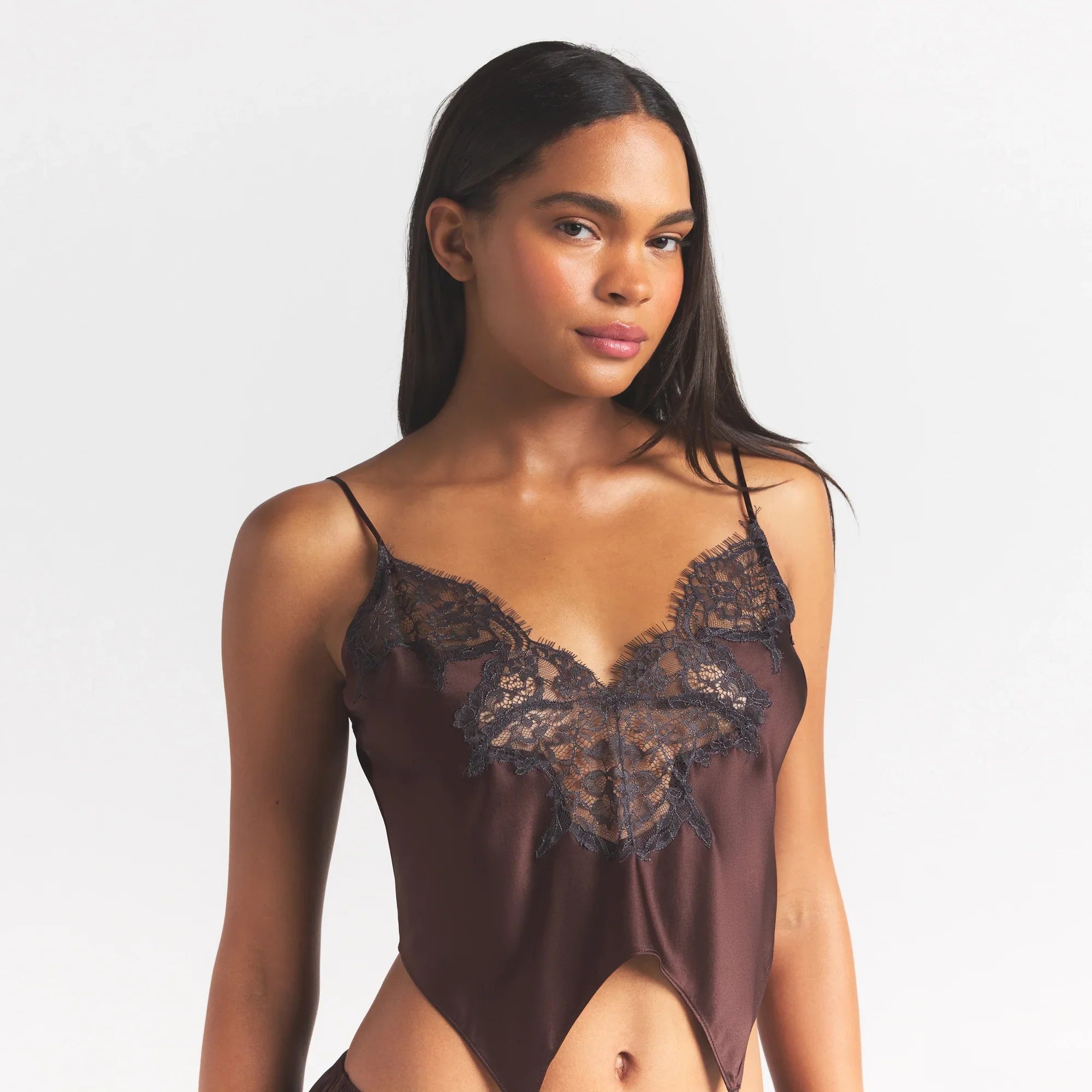 SKIMS SILK LACE GARTER CAMI AND SHORT SET | ESPRESSO CONTRAST - Sneaker Türkiye
