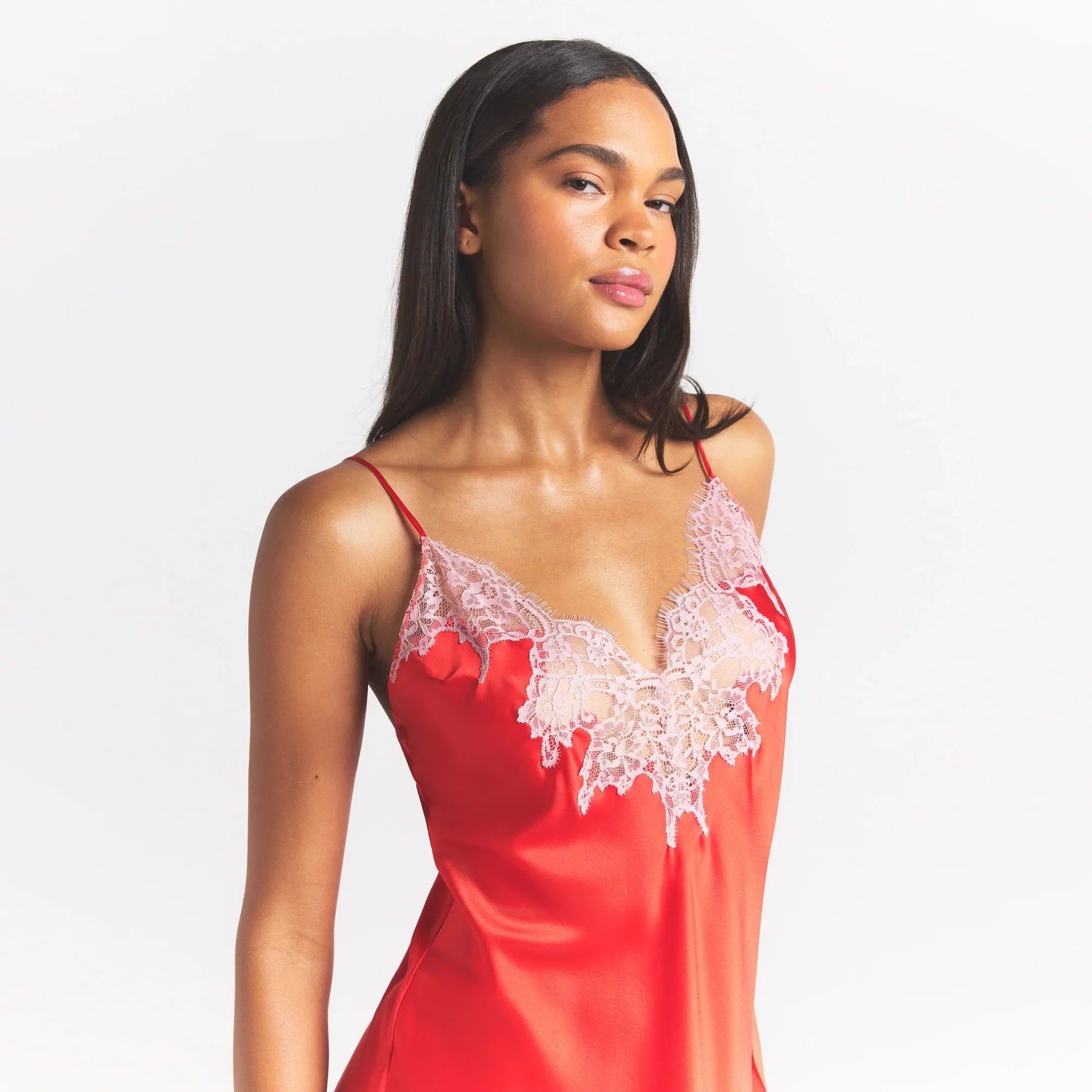 SKIMS SILK LACE MINI SLIP DRESS | RUBY CONTRAST - Sneaker Türkiye