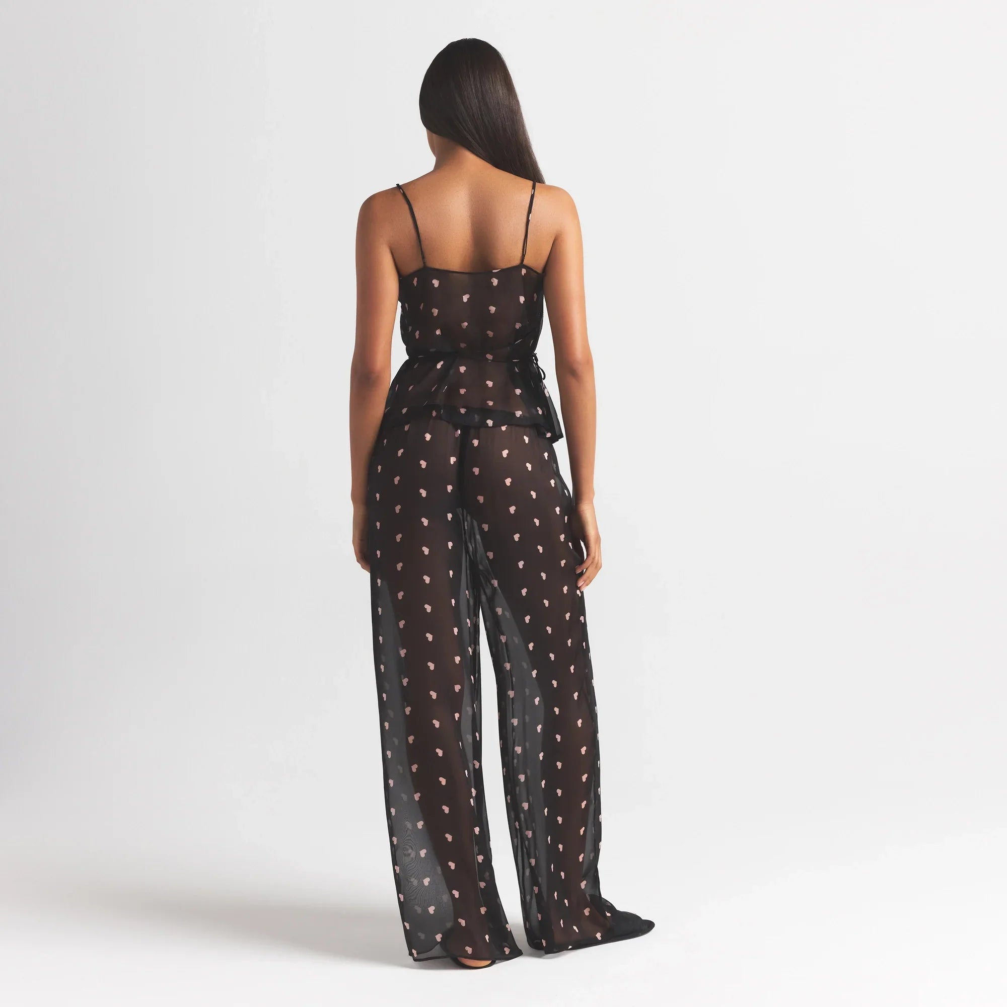 SKIMS ROMANCE WRAP CAMI TOP | OBSIDIAN SPACED HEARTS - Sneaker Türkiye