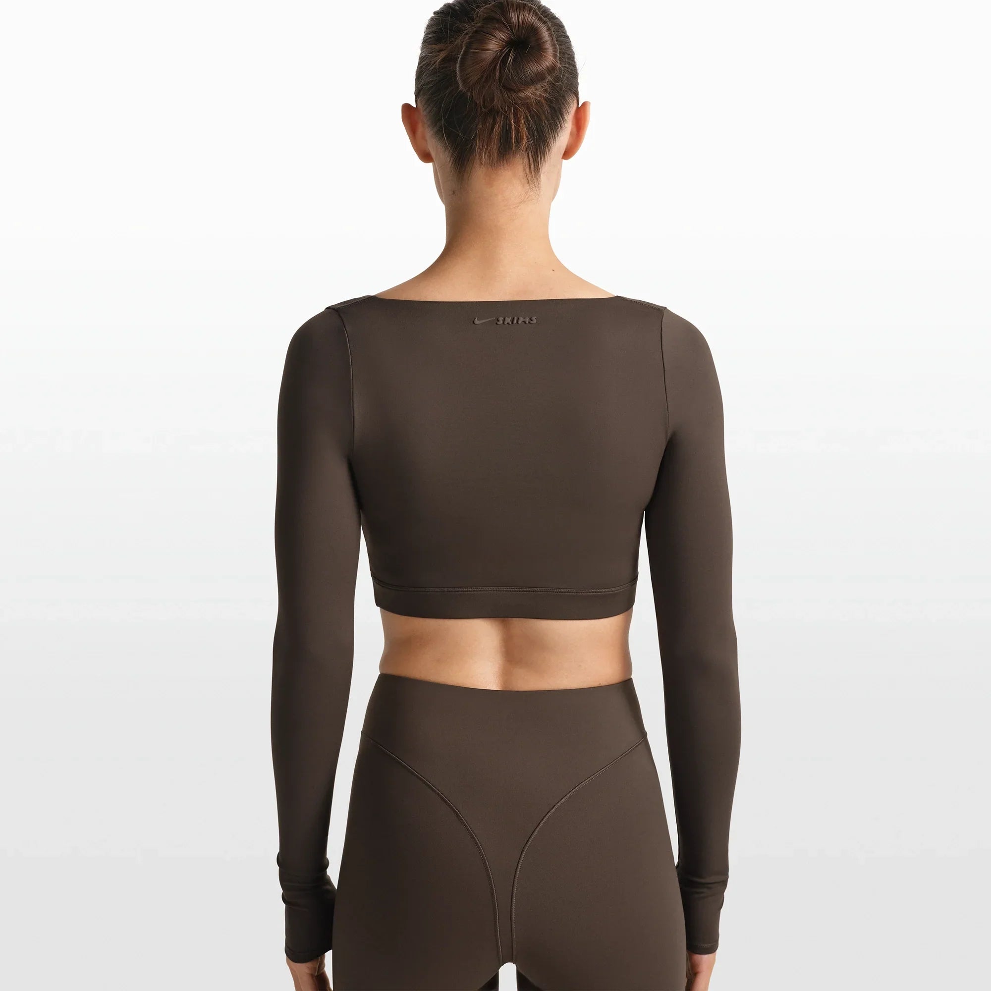 NikeSKIMS MATTE WRAP LONG SLEEVE CROPPED TOP | DARK SEPIA - Sneaker Türkiye