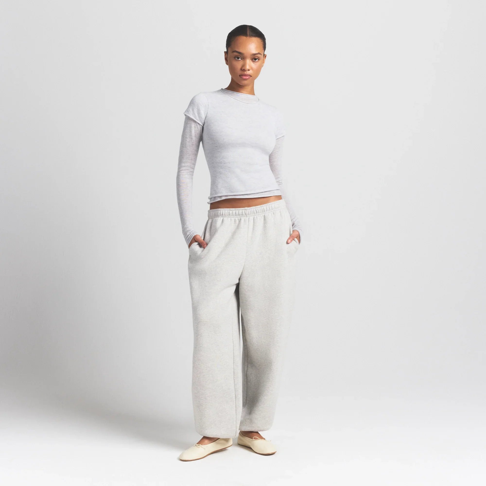 SKIMS FEATHERWEIGHT CASHMERE LONG SLEEVE TOP | LIGHT HEATHER GREY - Sneaker Türkiye