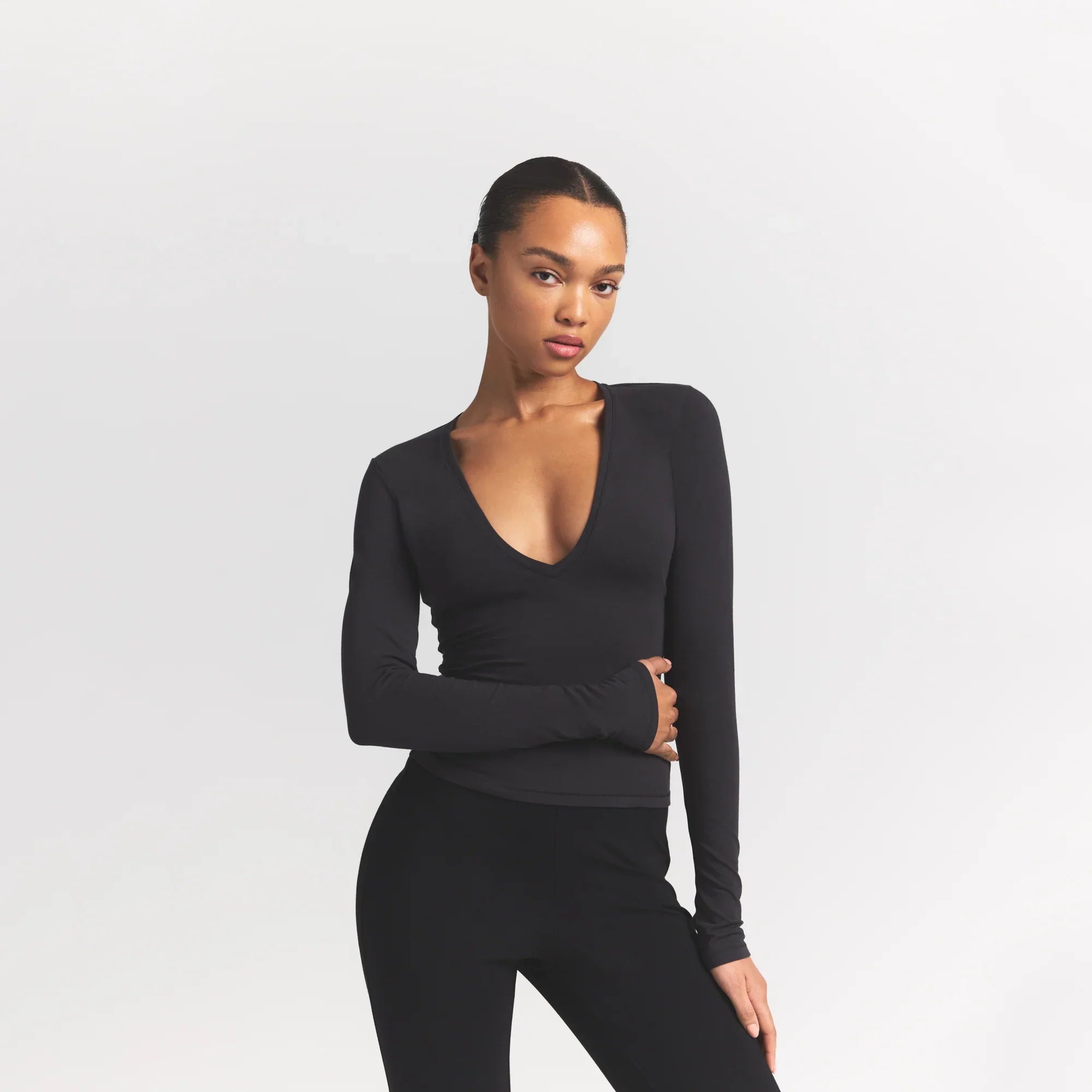 SKIMS COTTON JERSEY LONG SLEEVE PLUNGE TOP | SOOT - Sneaker Türkiye