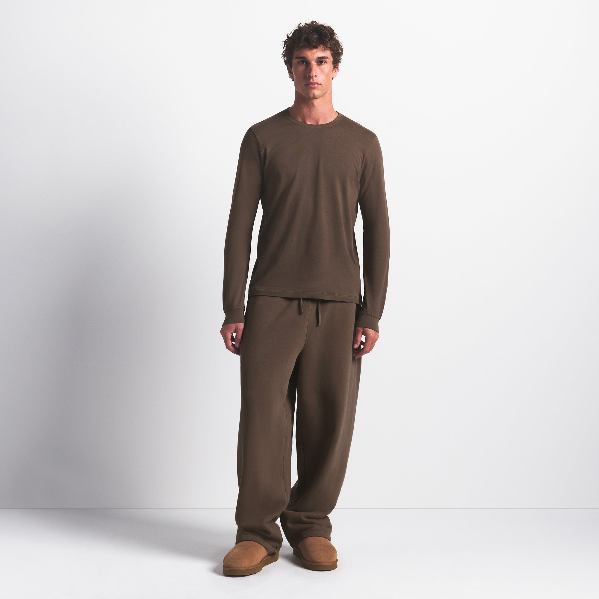 SKIMS COTTON MENS CLASSIC LONG SLEEVE T-SHIRT | DRIFTWOOD - Sneaker Türkiye