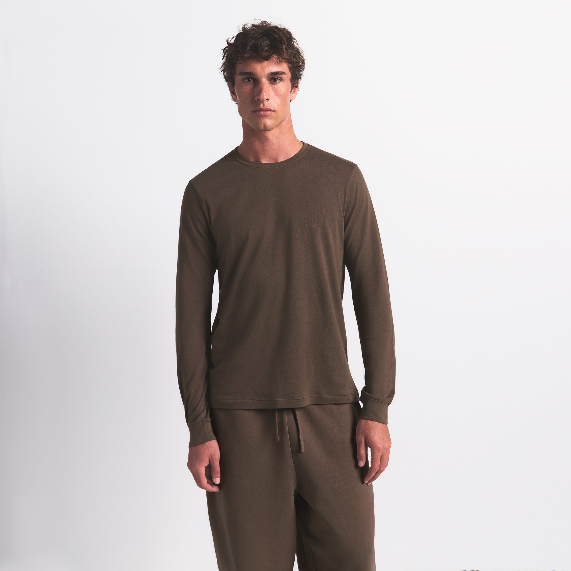 SKIMS COTTON MENS CLASSIC LONG SLEEVE T-SHIRT | DRIFTWOOD - Sneaker Türkiye