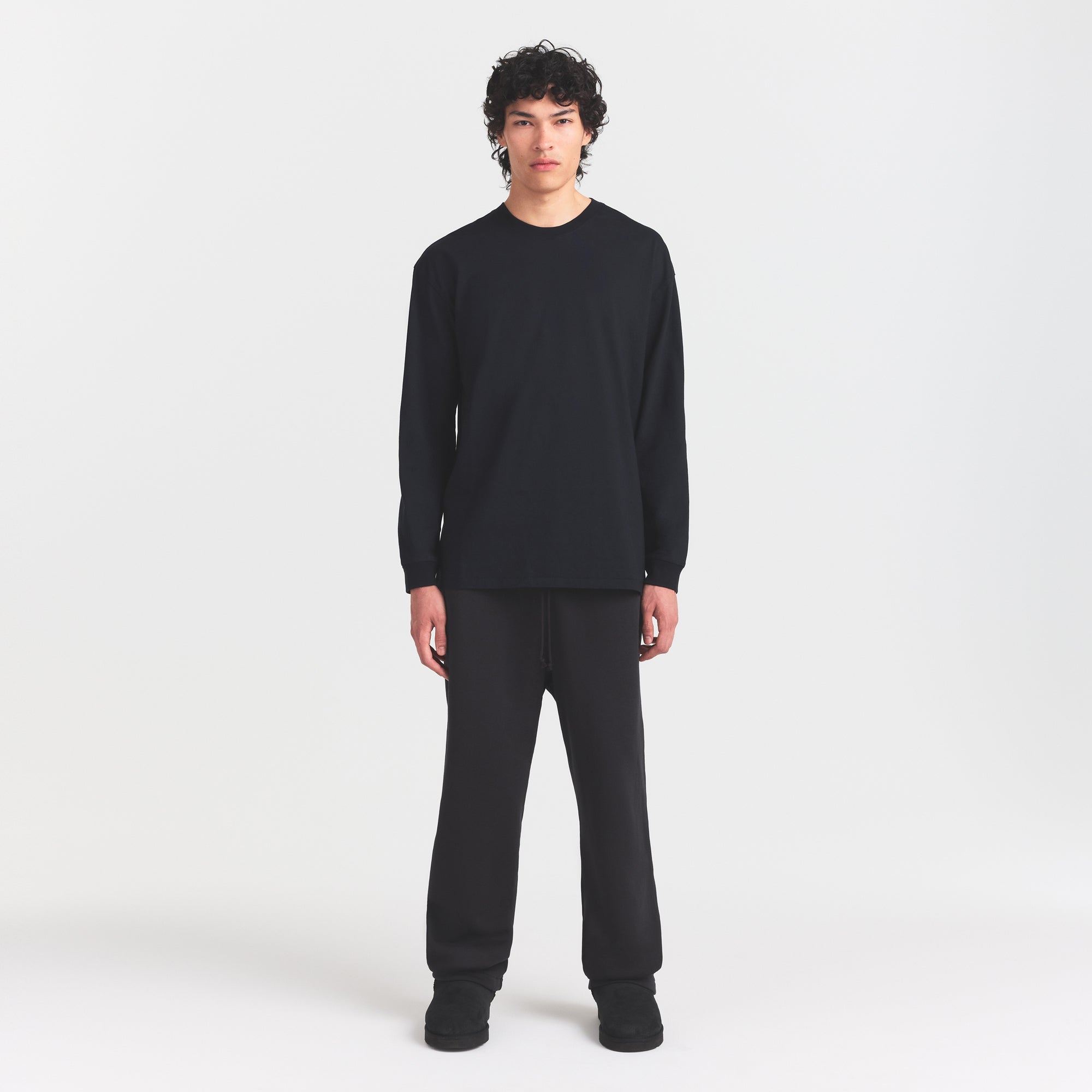 SKIMS HEAVYWEIGHT COTTON MENS RELAXED LONG SLEEVE T-SHIRT | OBSIDIAN - Sneaker Türkiye