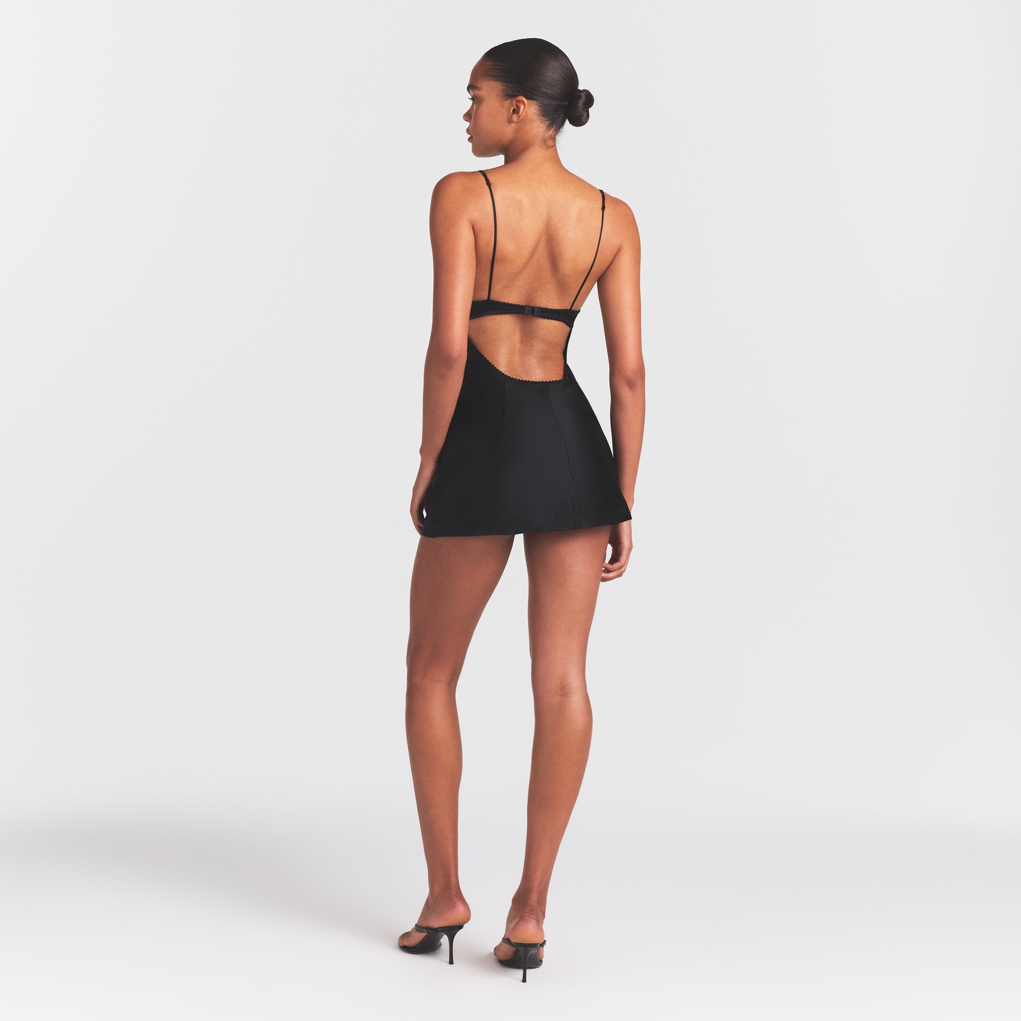 SKIMS SATIN MINI DRESS | OBSIDIAN - Sneaker Türkiye