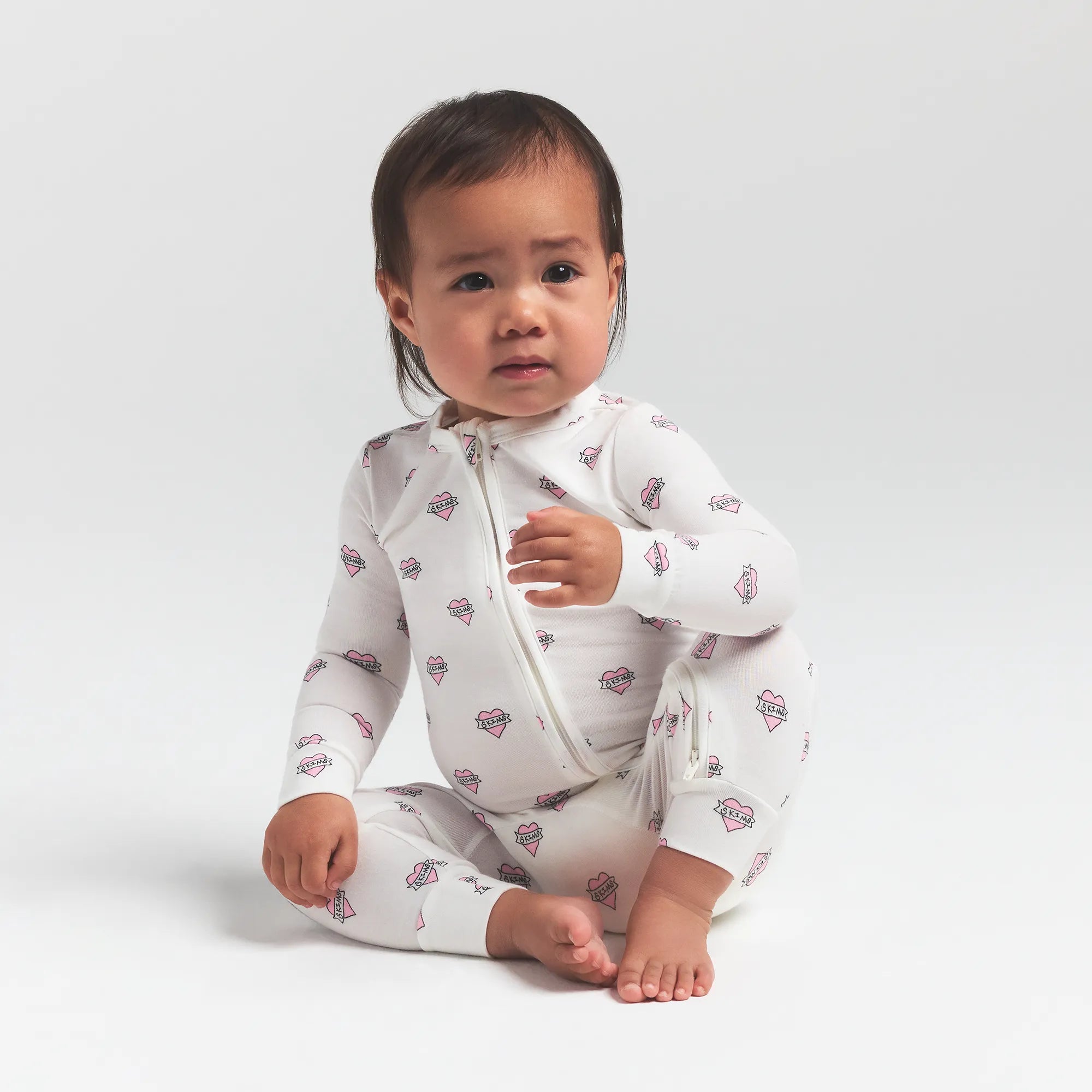 SKIMS SLEEP BABY ONESIE | MARBLE HEART BANNER - Sneaker Türkiye