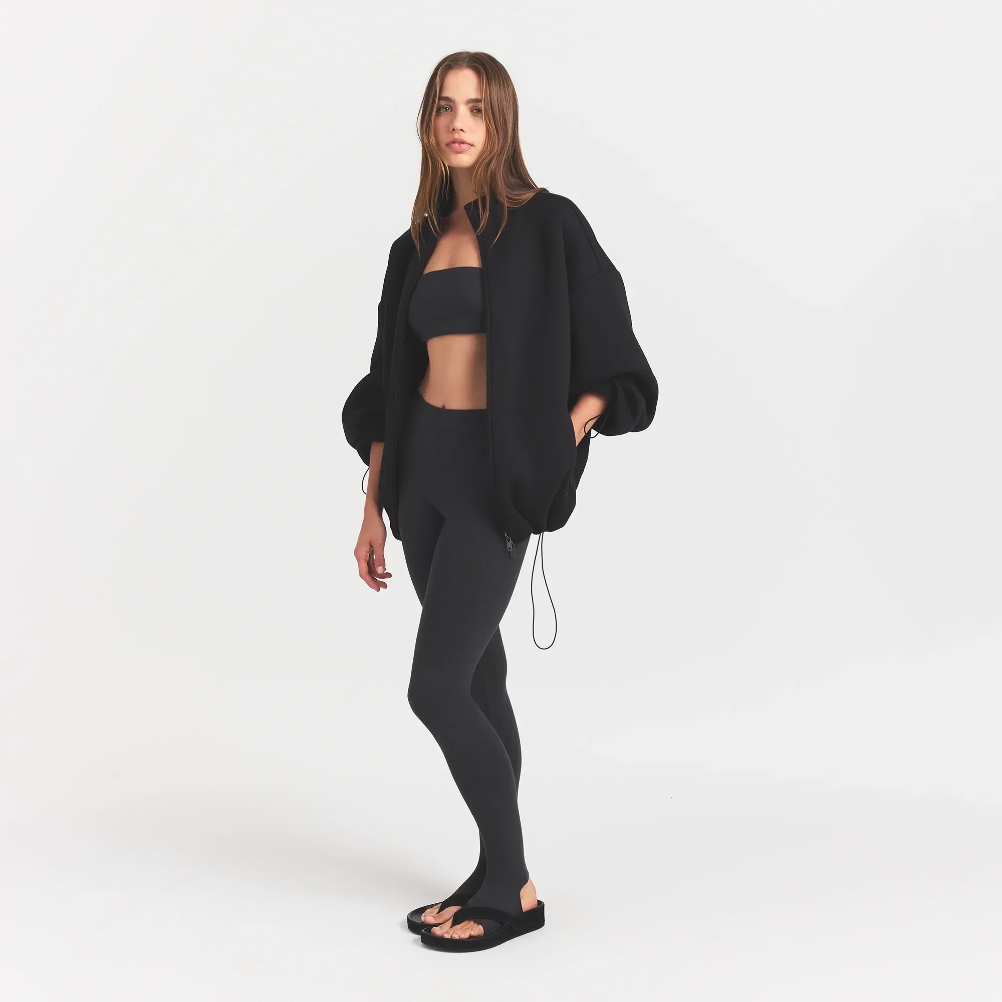 SKIMS NEOPRENE OUTERWEAR OVERBedenD MOCK NECK JACKET | OBSIDIAN - Sneaker Türkiye