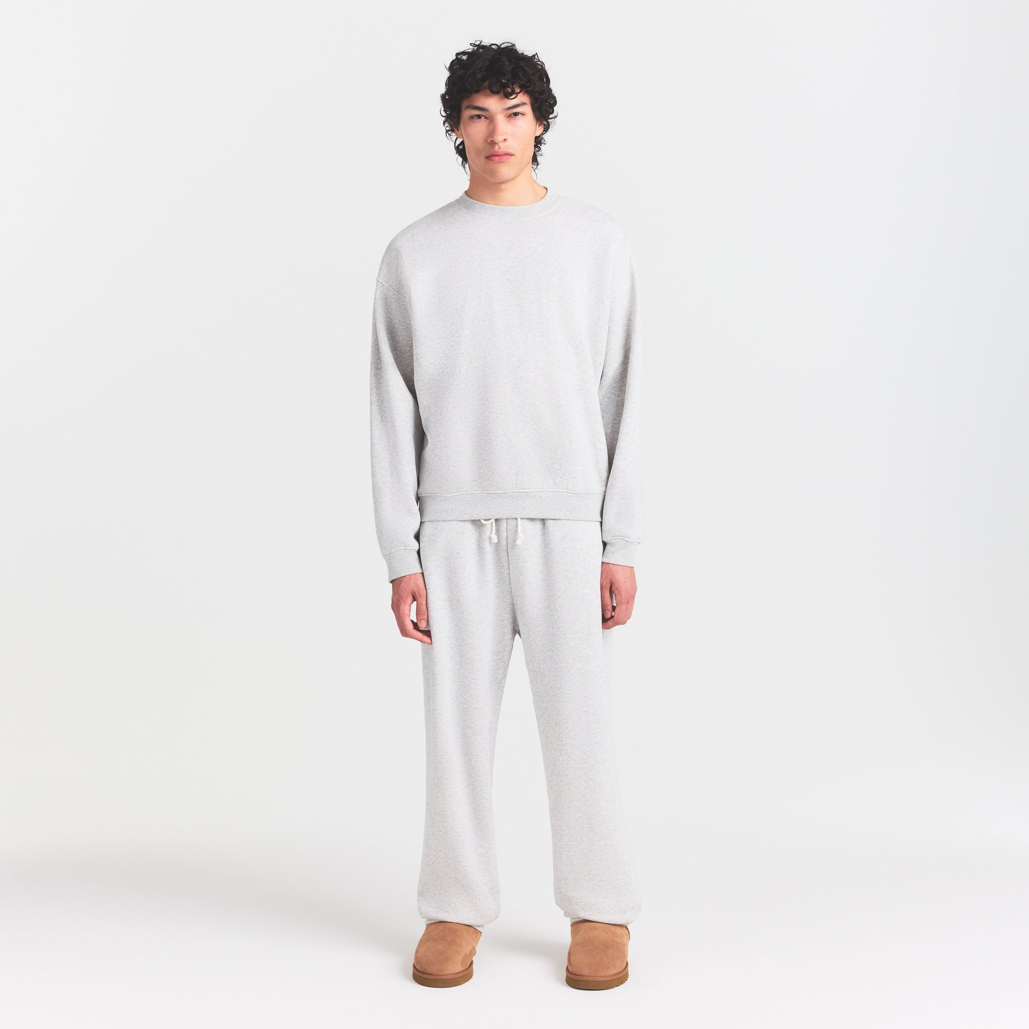 SKIMS FLEECE LOUNGE MENS RELAXED CREWNECK | LIGHT HEATHER GREY - Sneaker Türkiye