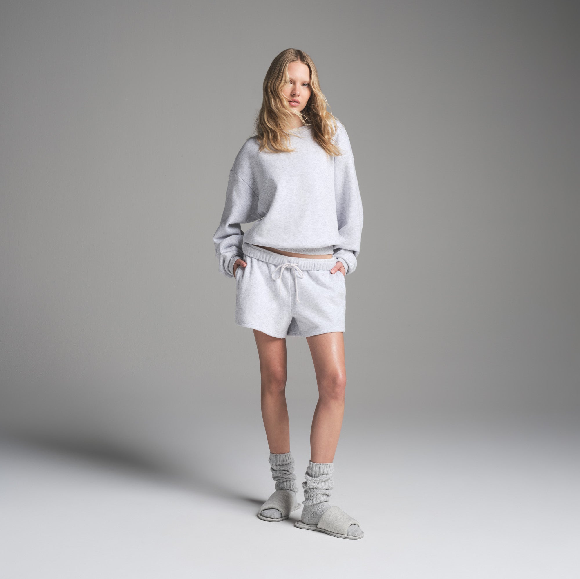SKIMS COTTON FLEECE CLASSIC CREWNECK | LIGHT HEATHER GREY - Sneaker Türkiye