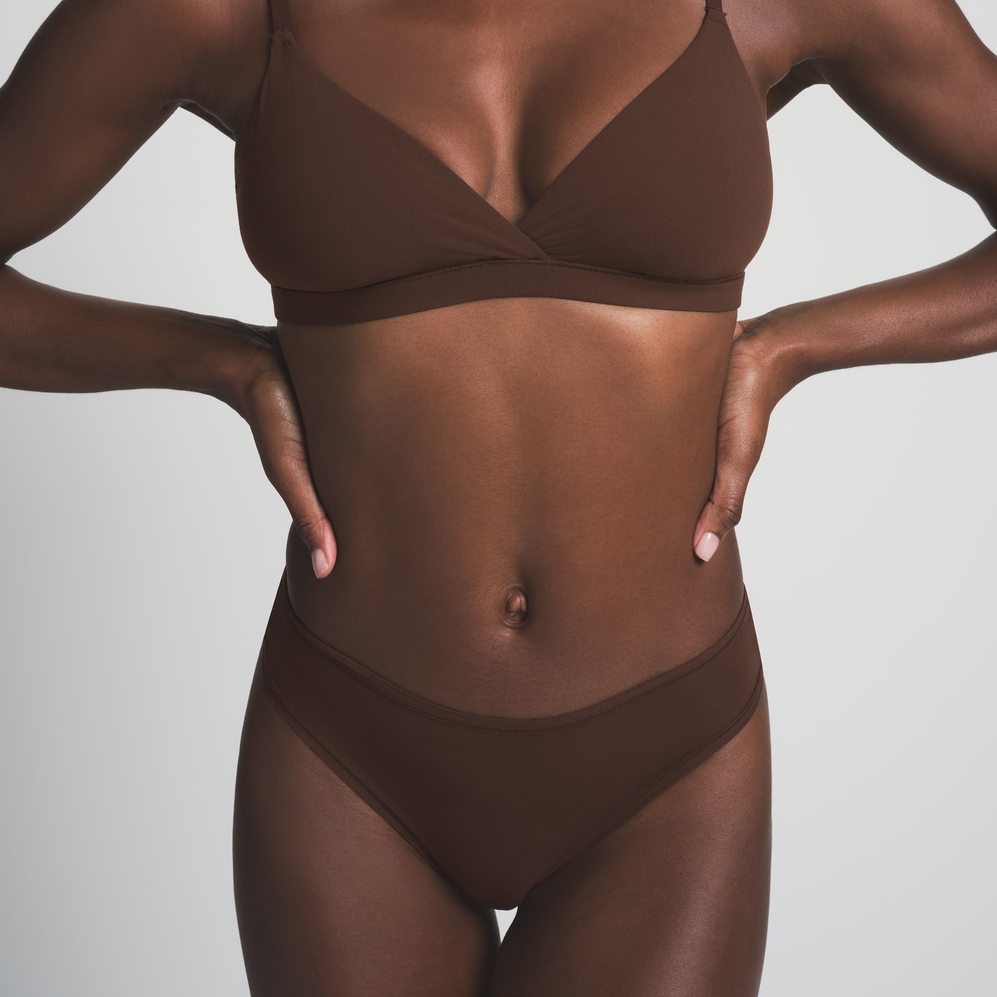 SKIMS FITS EVERYBODY CHEEKY BRIEF | COCOA - Sneaker Türkiye