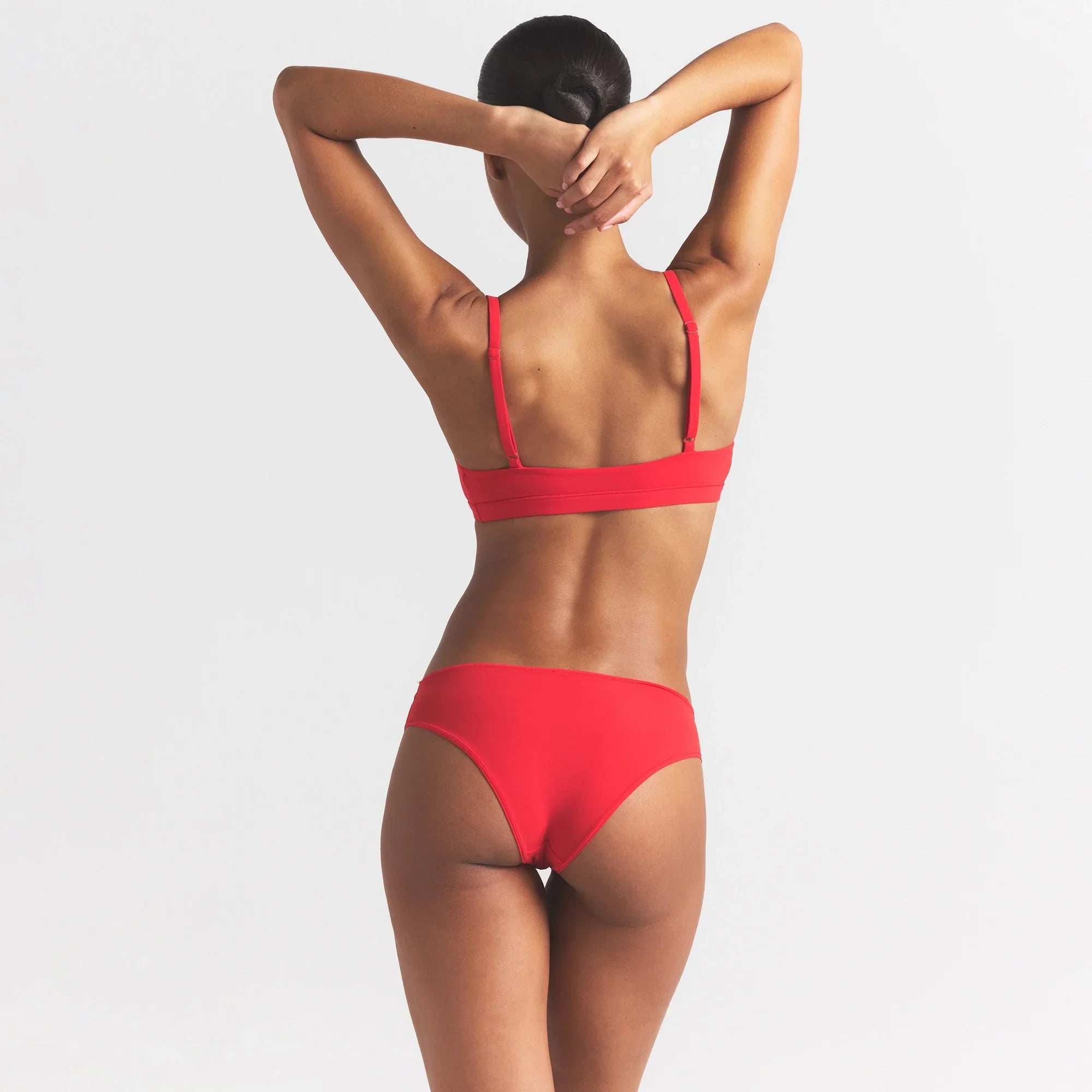 SKIMS FITS EVERYBODY CHEEKY BRIEF | CHERRY - Sneaker Türkiye