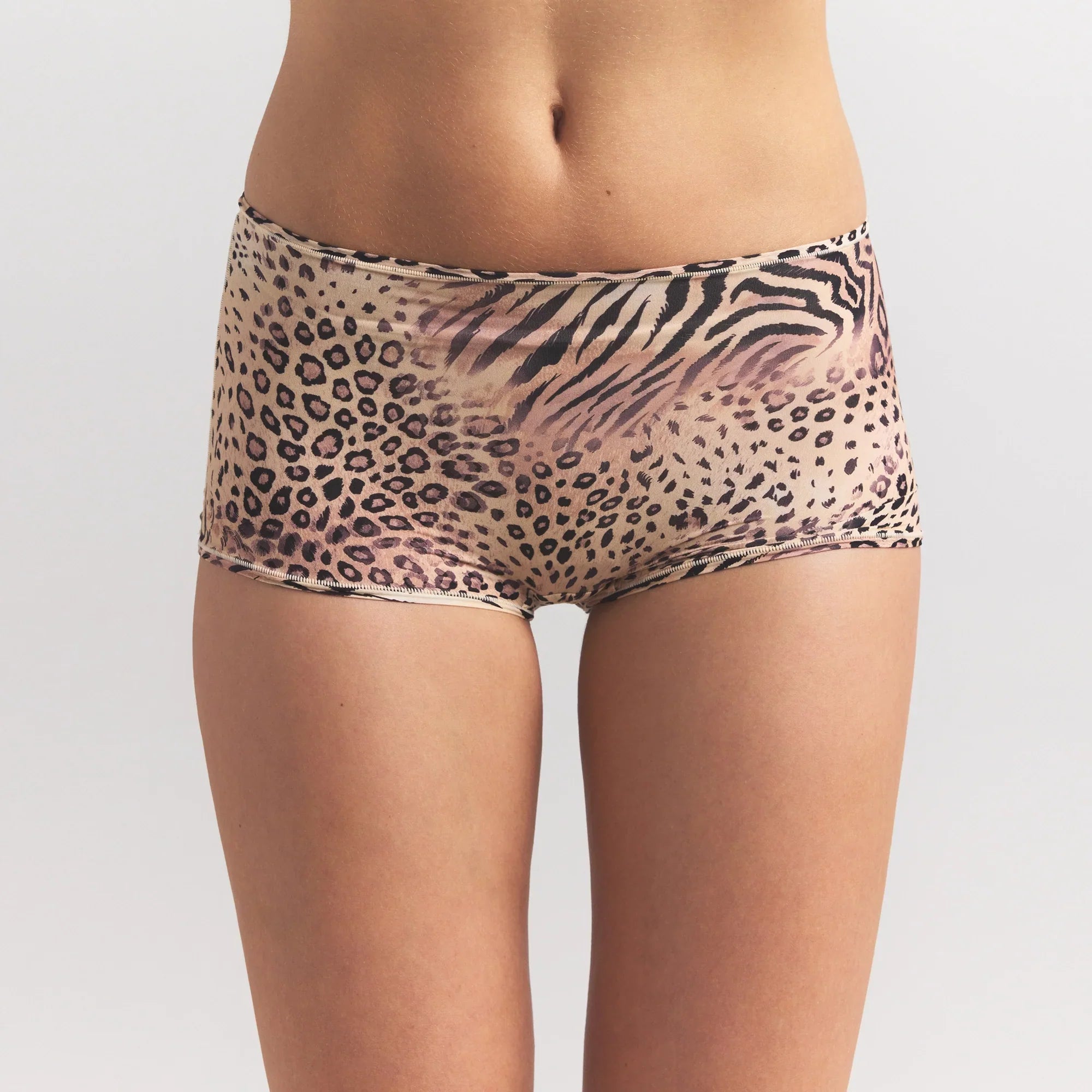 SKIMS FITS EVERYBODY BOY SHORT | SAND MULTI ANIMAL - Sneaker Türkiye