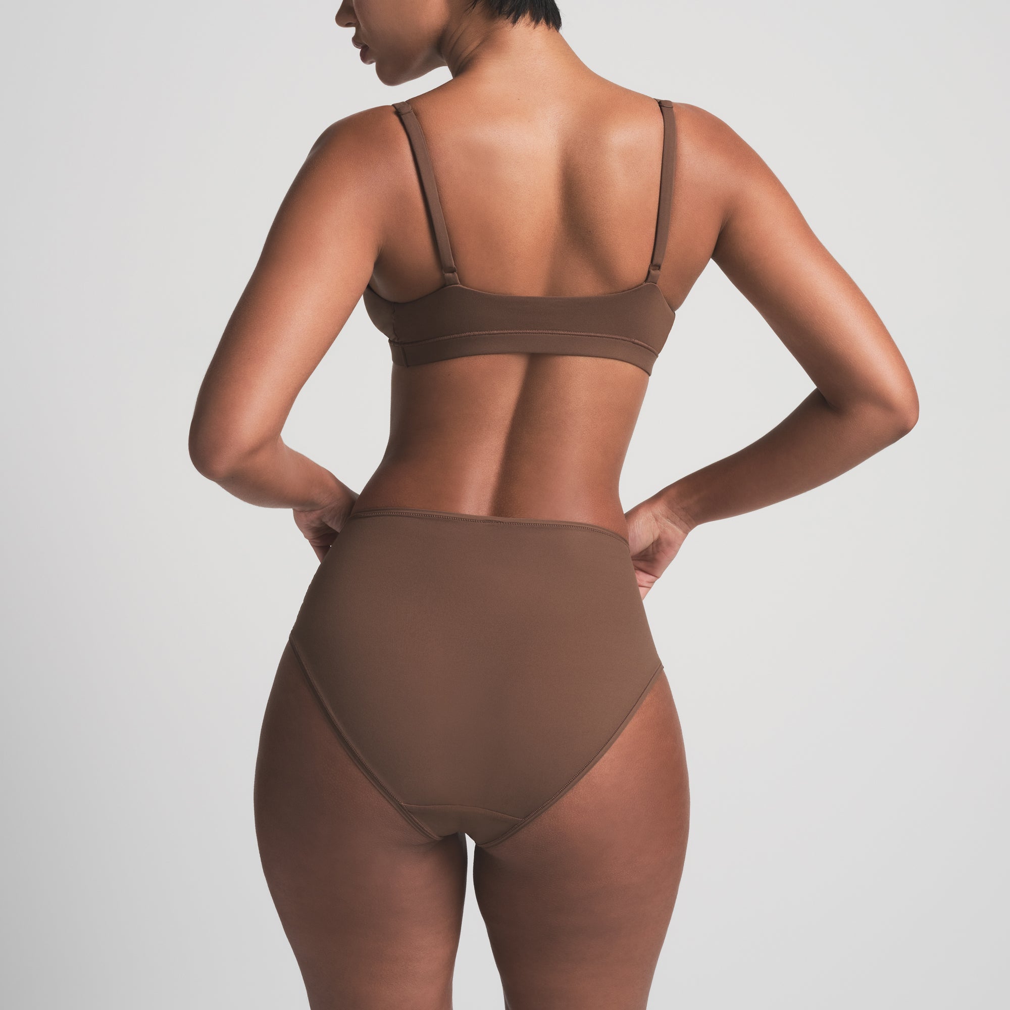 SKIMS FITS EVERYBODY FULL BRIEF | JASPER - Sneaker Türkiye