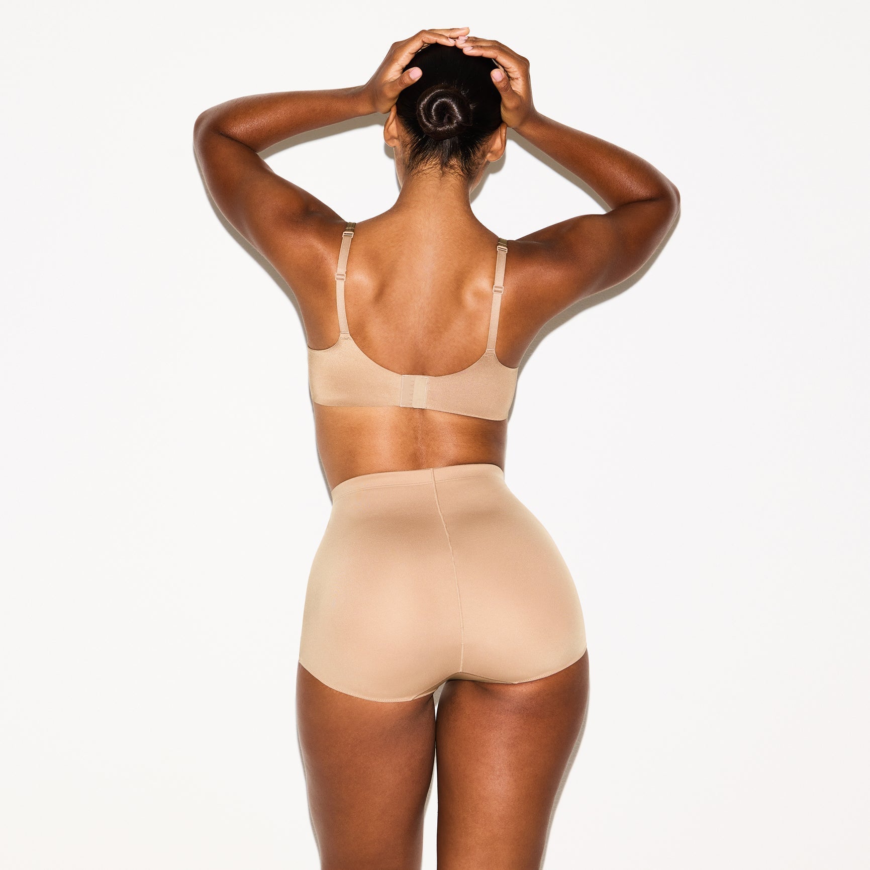 SKIMS BODY BUTT ENHANCING PADDED BRIEF | SIENNA - Sneaker Türkiye