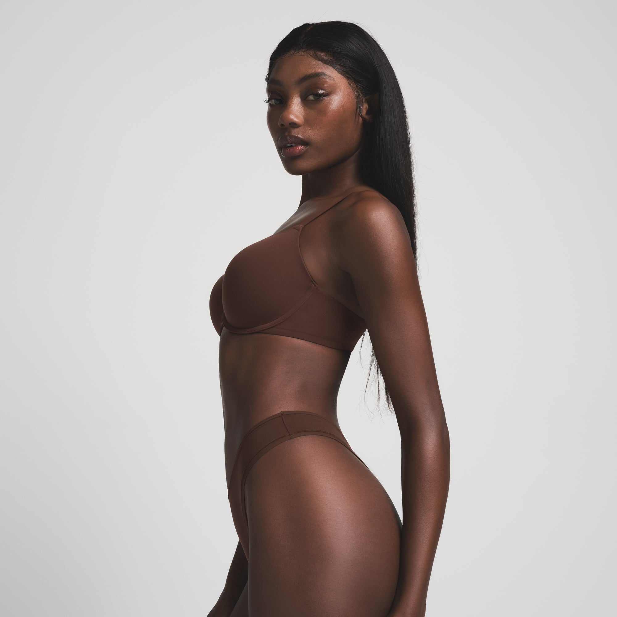 SKIMS FITS EVERYBODY DIPPED FRONT THONG | COCOA - Sneaker Türkiye
