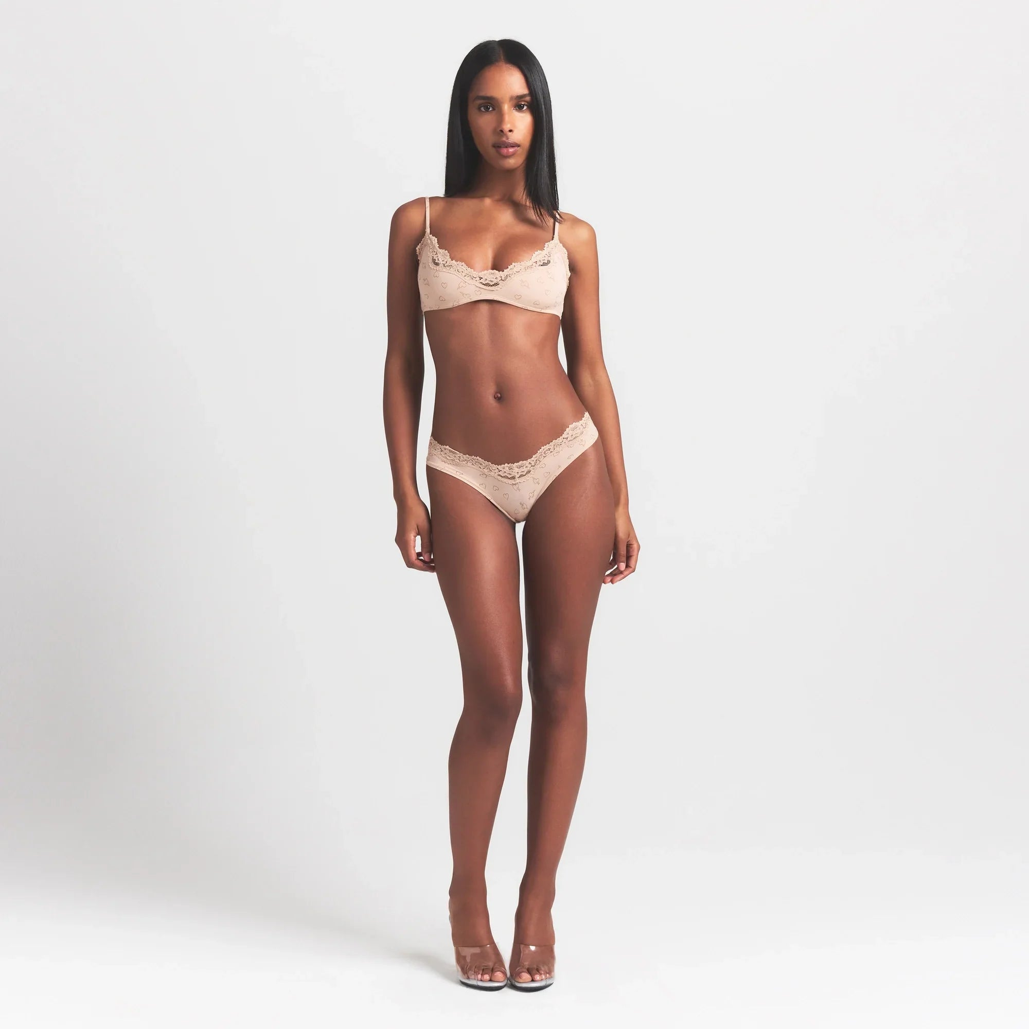 SKIMS FITS EVERYBODY LACE DIPPED THONG | MICA SKETCHED HEARTS - Sneaker Türkiye