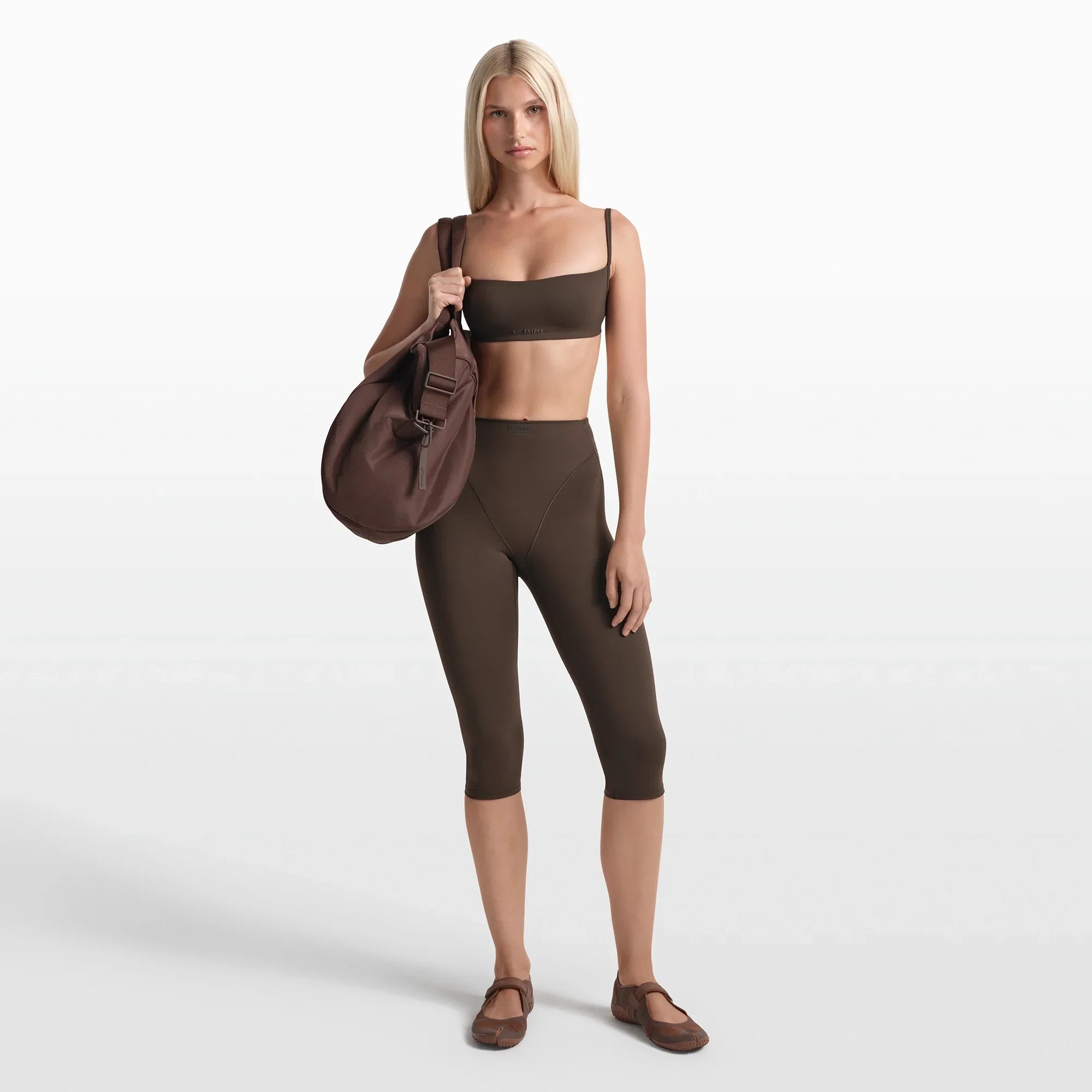 NikeSKIMS MATTE 17″ V-LINE CROP LEGGING | DARK SEPIA - Sneaker Türkiye
