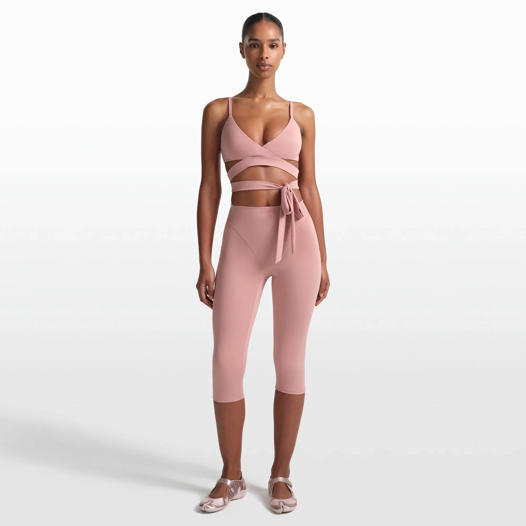 NikeSKIMS MATTE 17″ V-LINE CROP LEGGING | HIMALAYAN - Sneaker Türkiye
