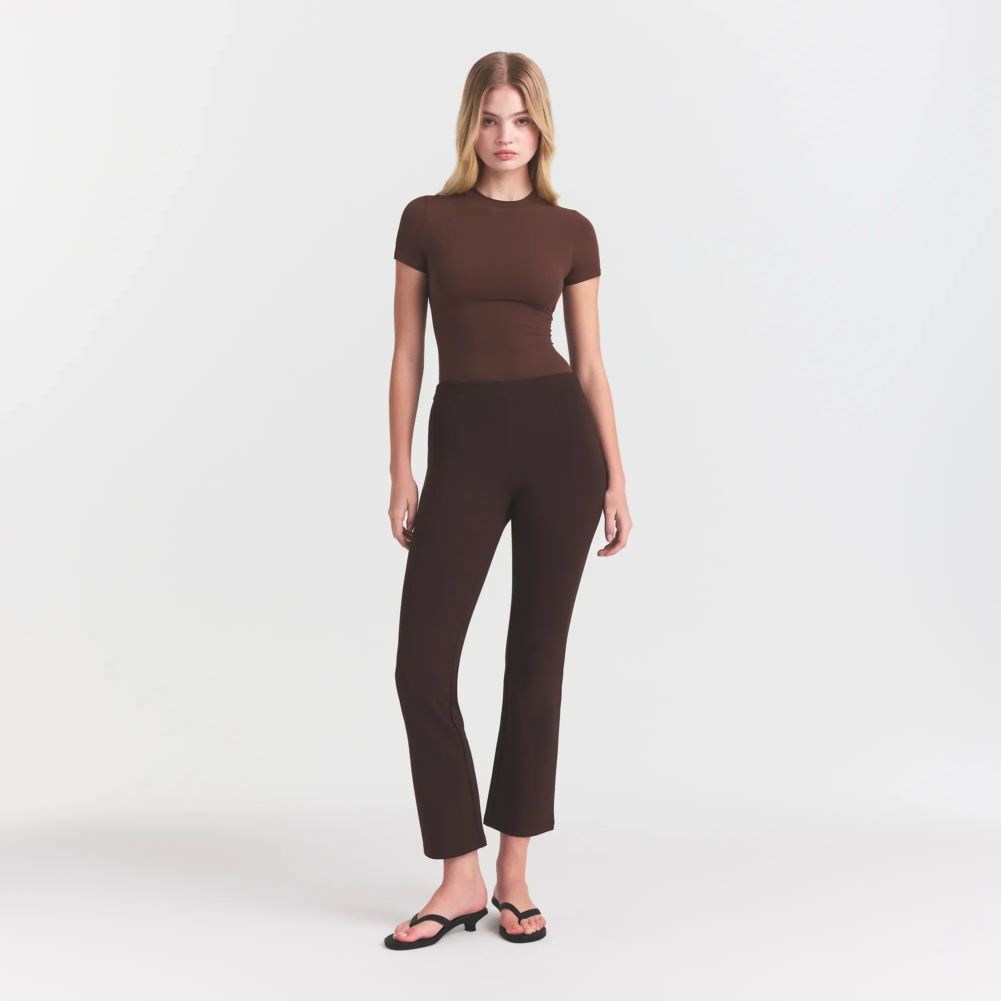 SKIMS THE ESSENTIAL COLLECTION HIGH-WAISTED CROPPED KICK FLARE PANT | ESPRESSO - Sneaker Türkiye