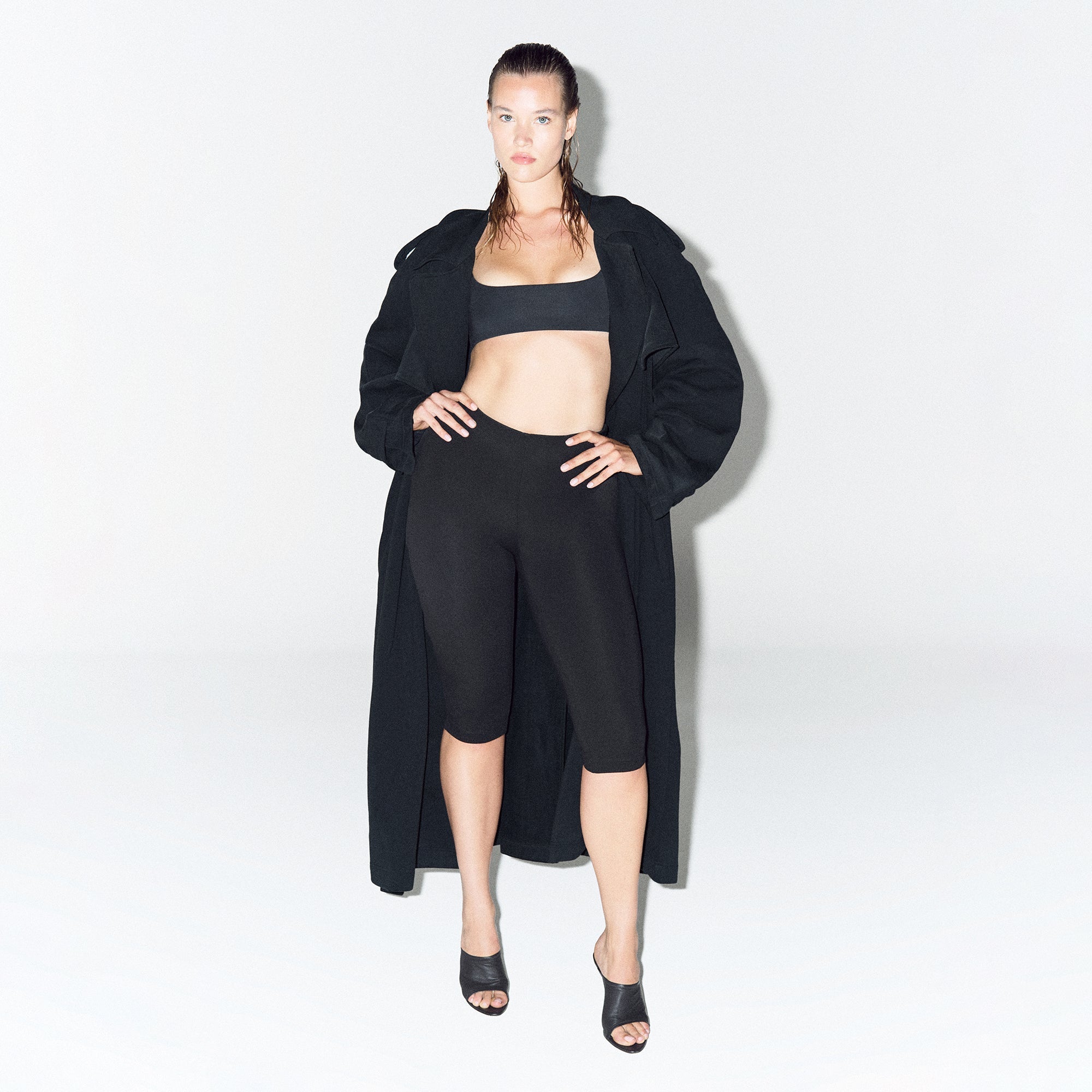 SKIMS THE ESSENTIAL COLLECTION HIGH-WAISTED CAPRI | OBSIDIAN - Sneaker Türkiye