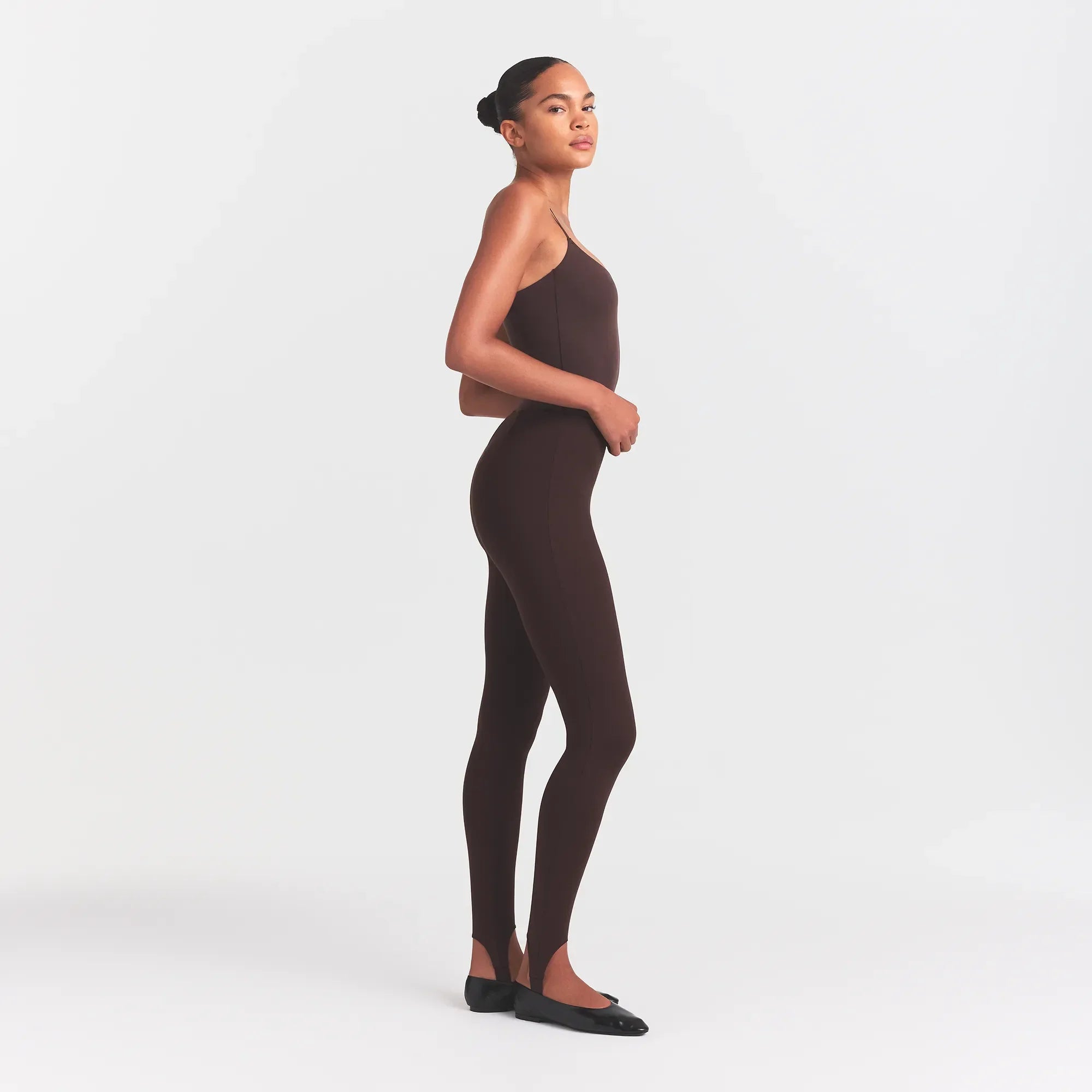 SKIMS THE ESSENTIAL COLLECTION HIGH-WAISTED STIRRUP LEGGING | ESPRESSO - Sneaker Türkiye