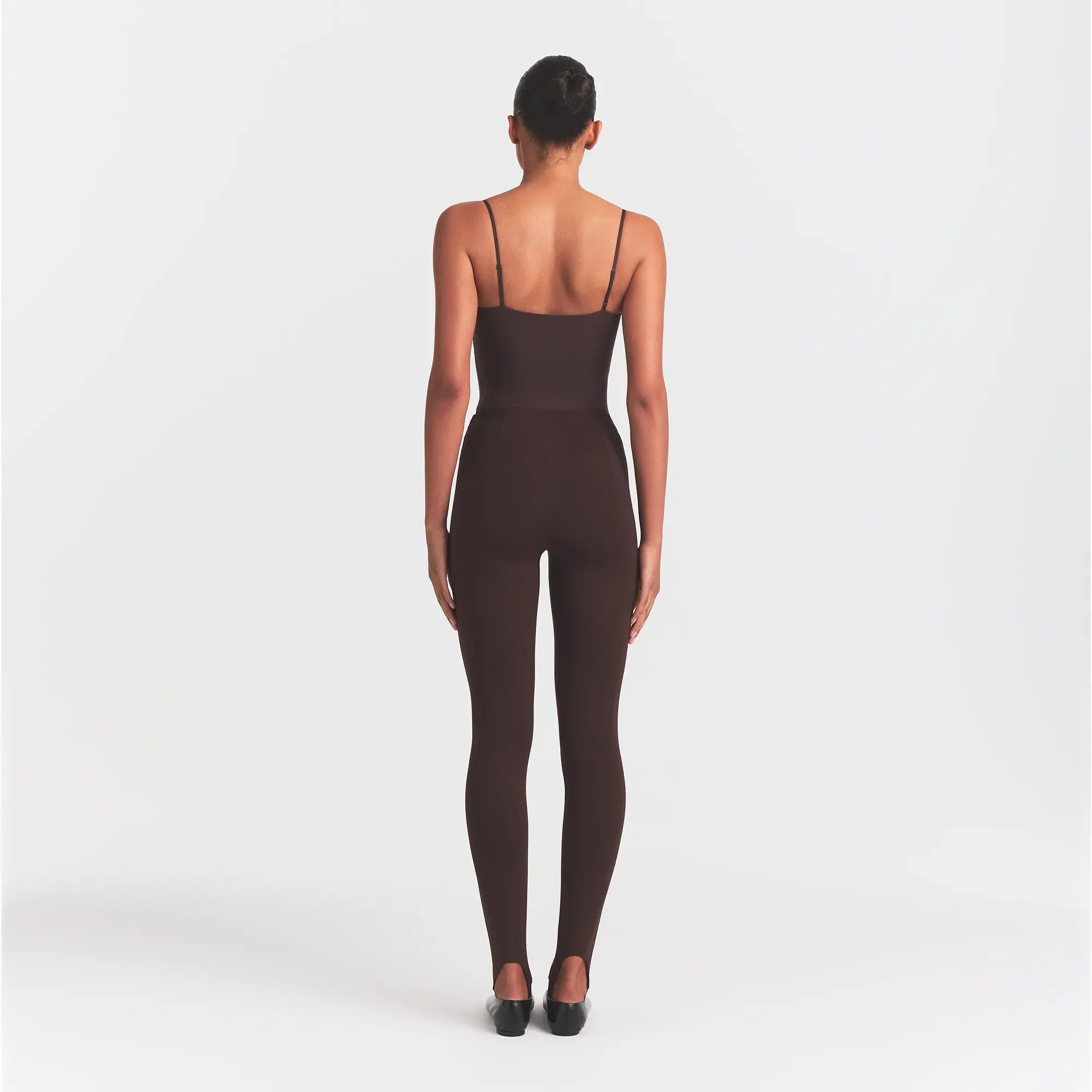 SKIMS THE ESSENTIAL COLLECTION HIGH-WAISTED STIRRUP LEGGING | ESPRESSO - Sneaker Türkiye