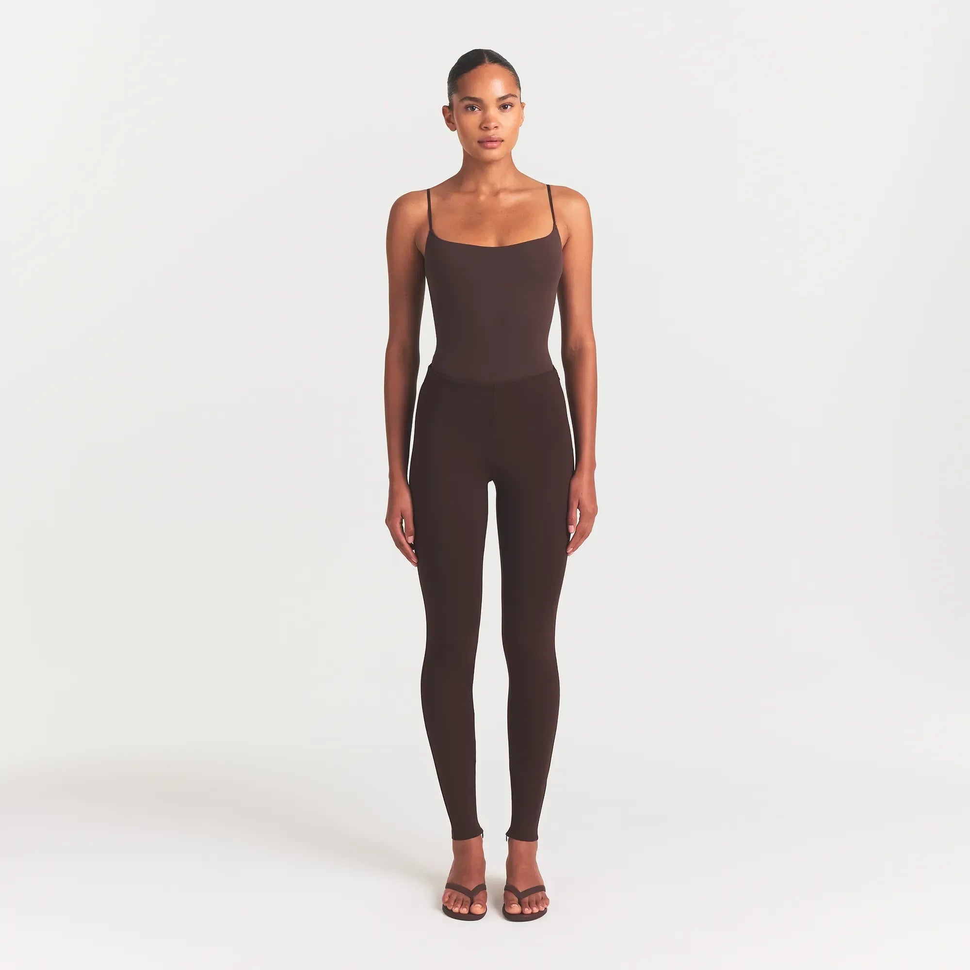 SKIMS THE ESSENTIAL COLLECTION HIGH-WAISTED LEGGING | ESPRESSO - Sneaker Türkiye