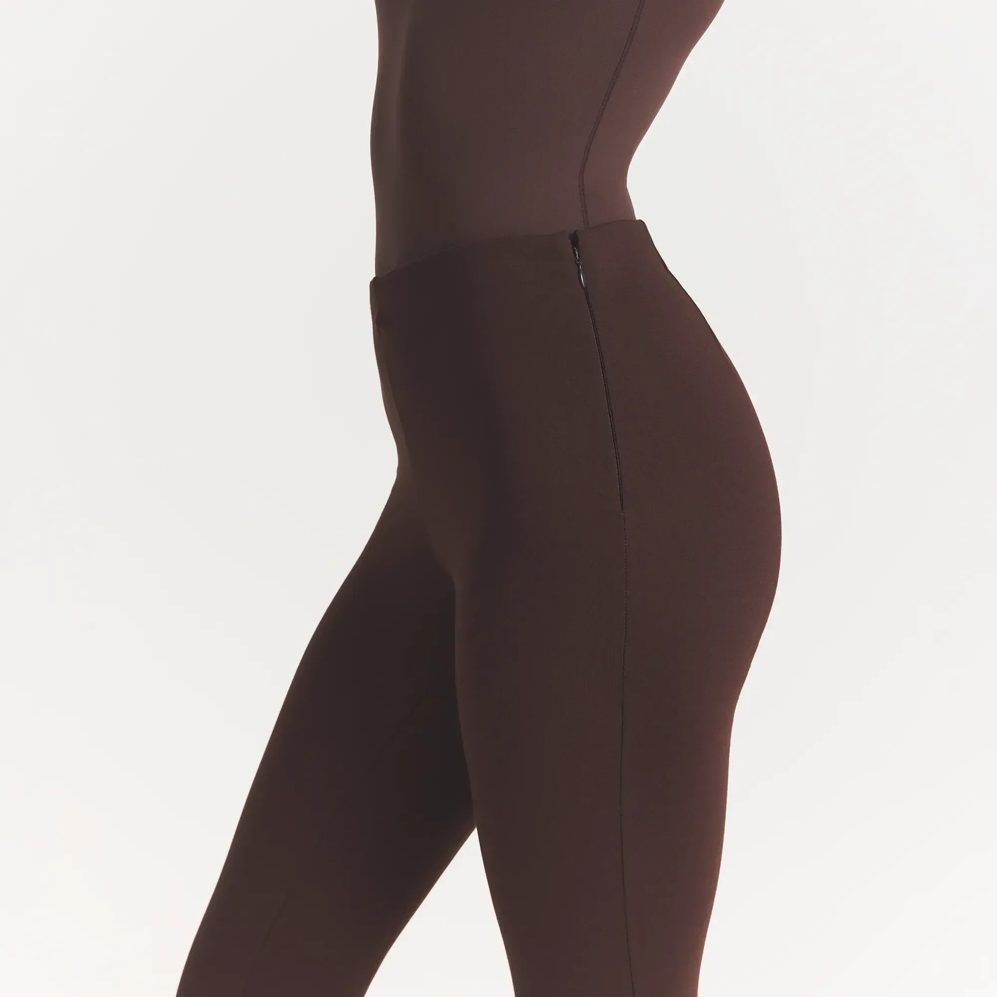 SKIMS THE ESSENTIAL COLLECTION HIGH-WAISTED LEGGING | ESPRESSO - Sneaker Türkiye