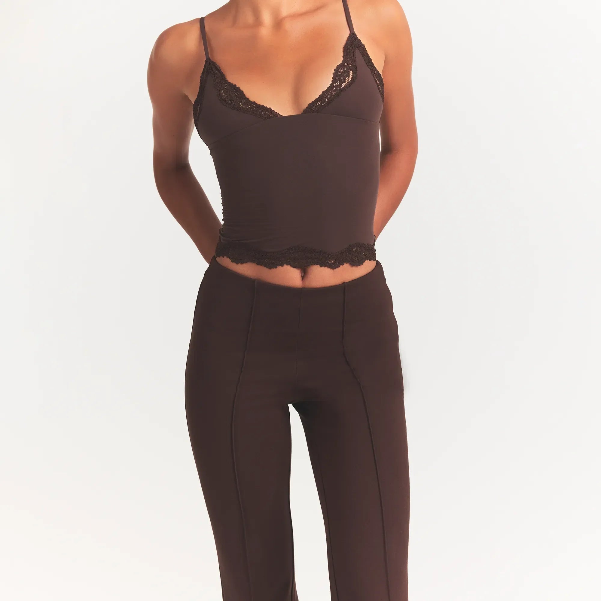 SKIMS THE ESSENTIAL COLLECTION HIGH-WAISTED PINTUCK STRAIGHT PANT | ESPRESSO - Sneaker Türkiye