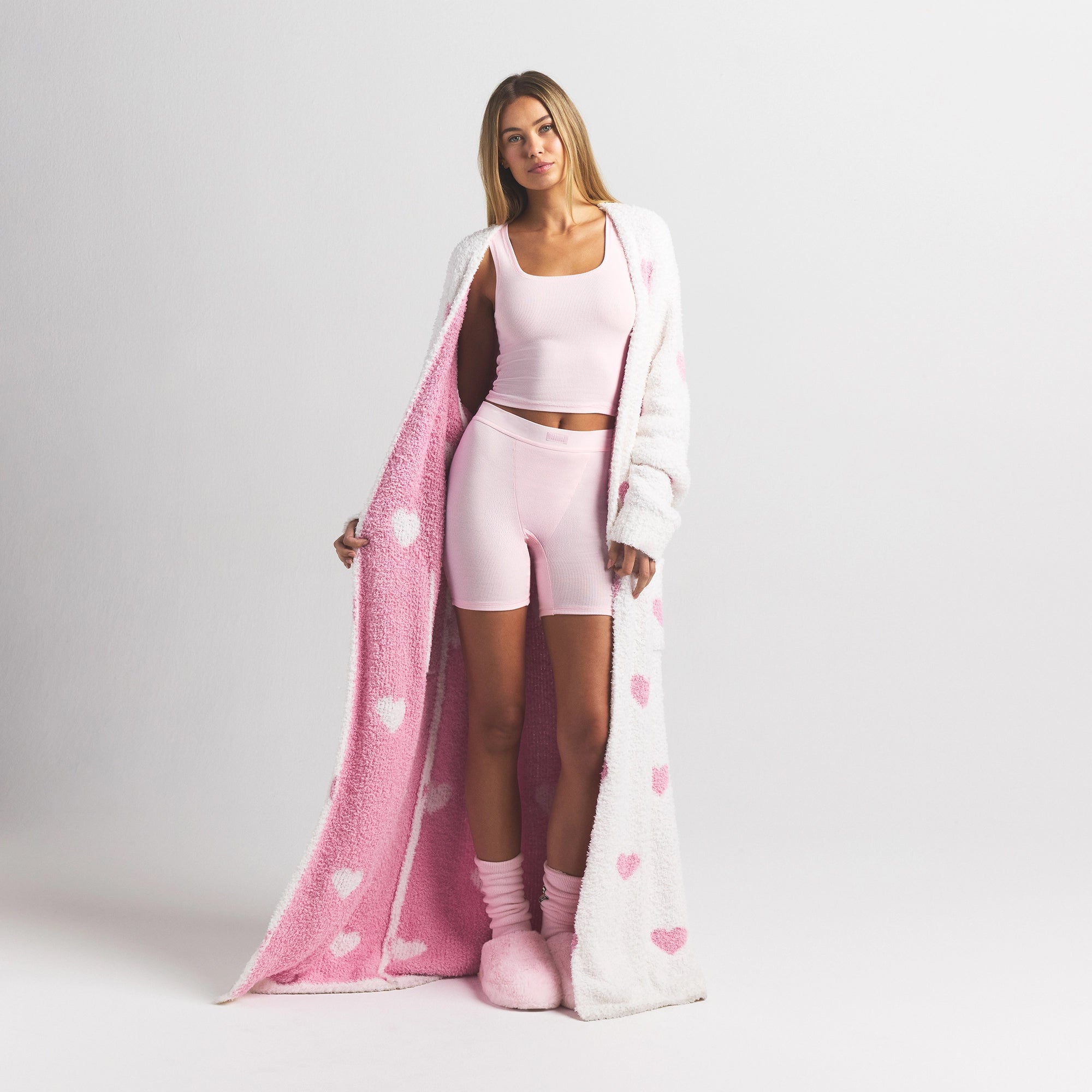 SKIMS COZY KNIT UNISEX ROBE | IVORY SPACED HEARTS - Sneaker Türkiye