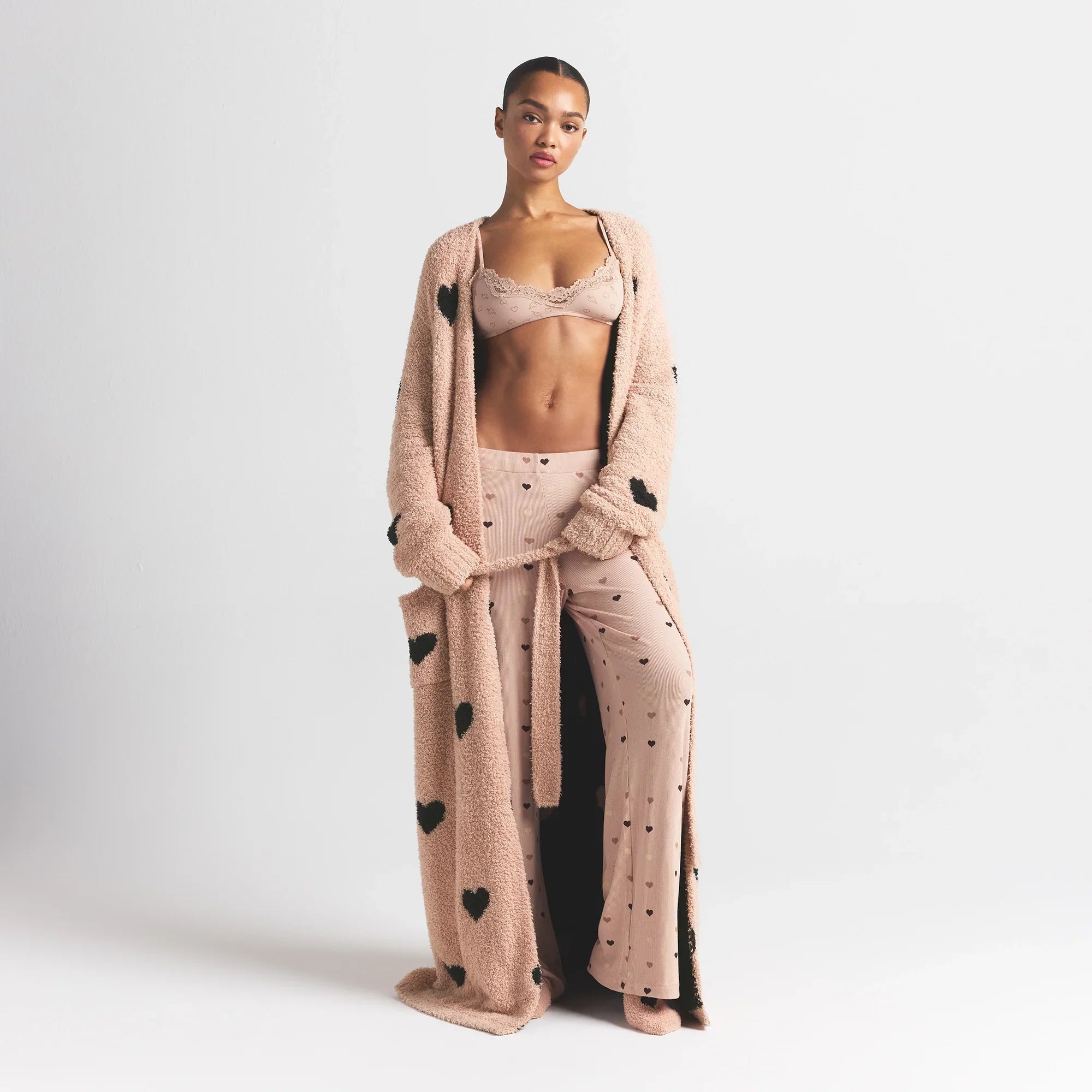 SKIMS COZY KNIT UNISEX ROBE | MICA SPACED HEARTS - Sneaker Türkiye