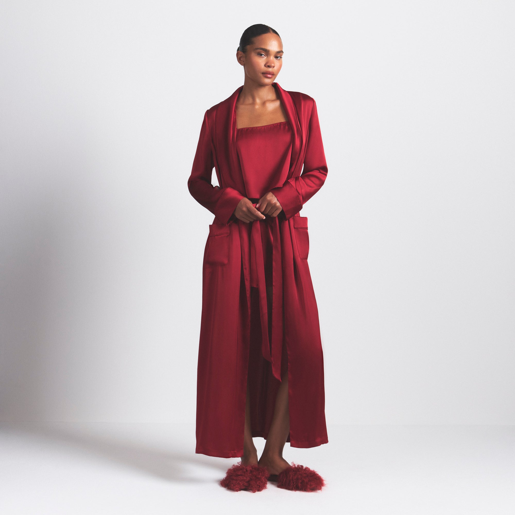 SKIMS WOVEN SHINE LONG ROBE | BRICK - Sneaker Türkiye