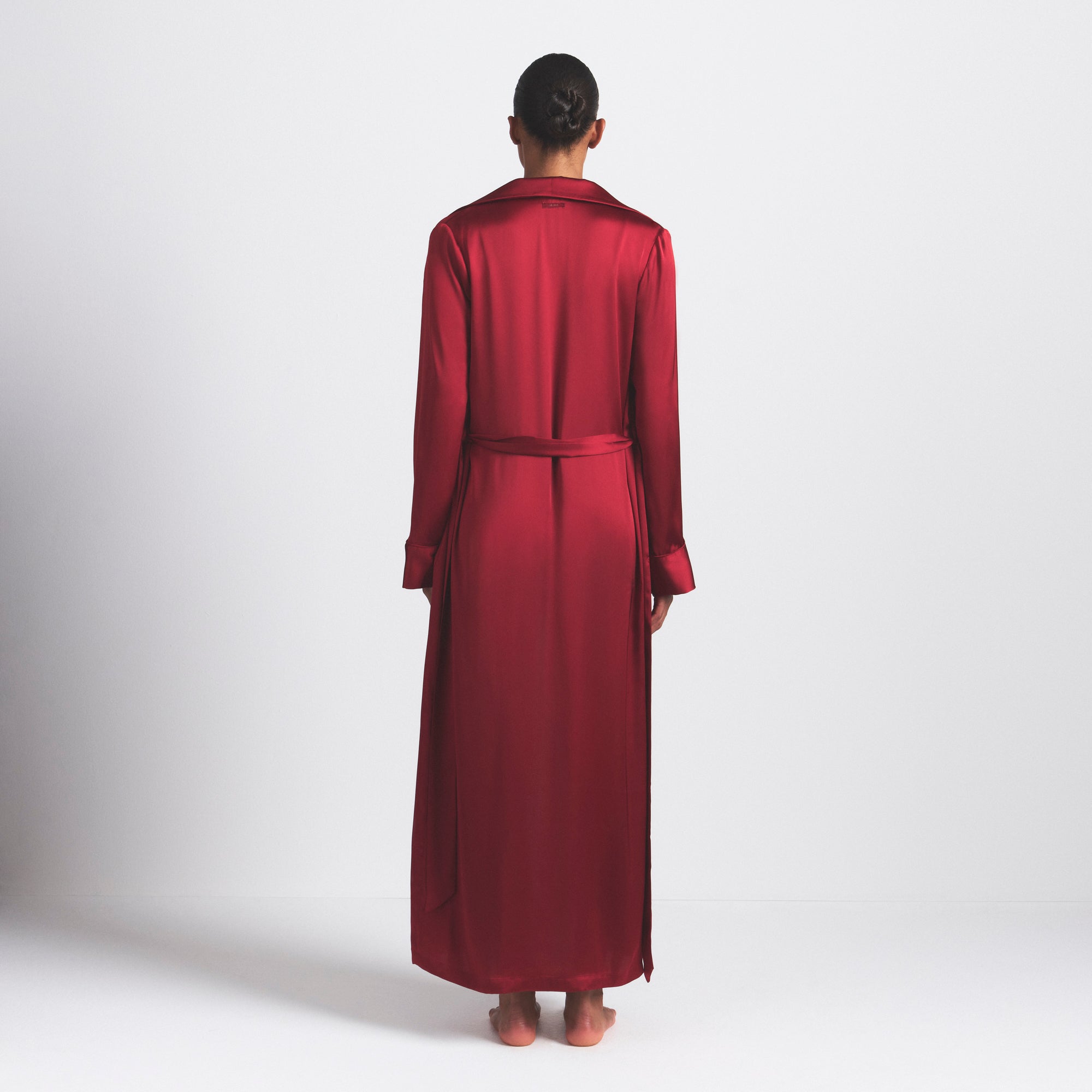 SKIMS WOVEN SHINE LONG ROBE | BRICK - Sneaker Türkiye