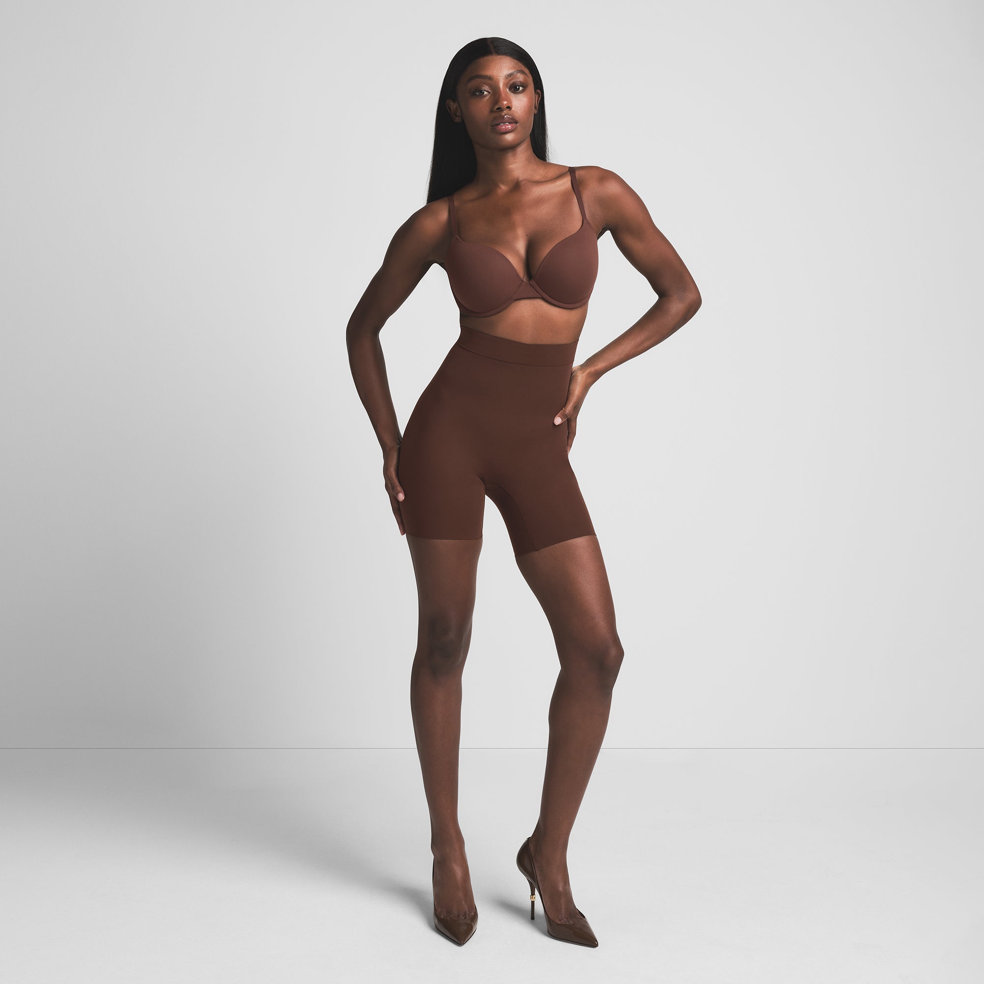 SKIMS SHEER SEAMLESS HIGH-WAISTED MID THIGH SHORT | COCOA - Sneaker Türkiye