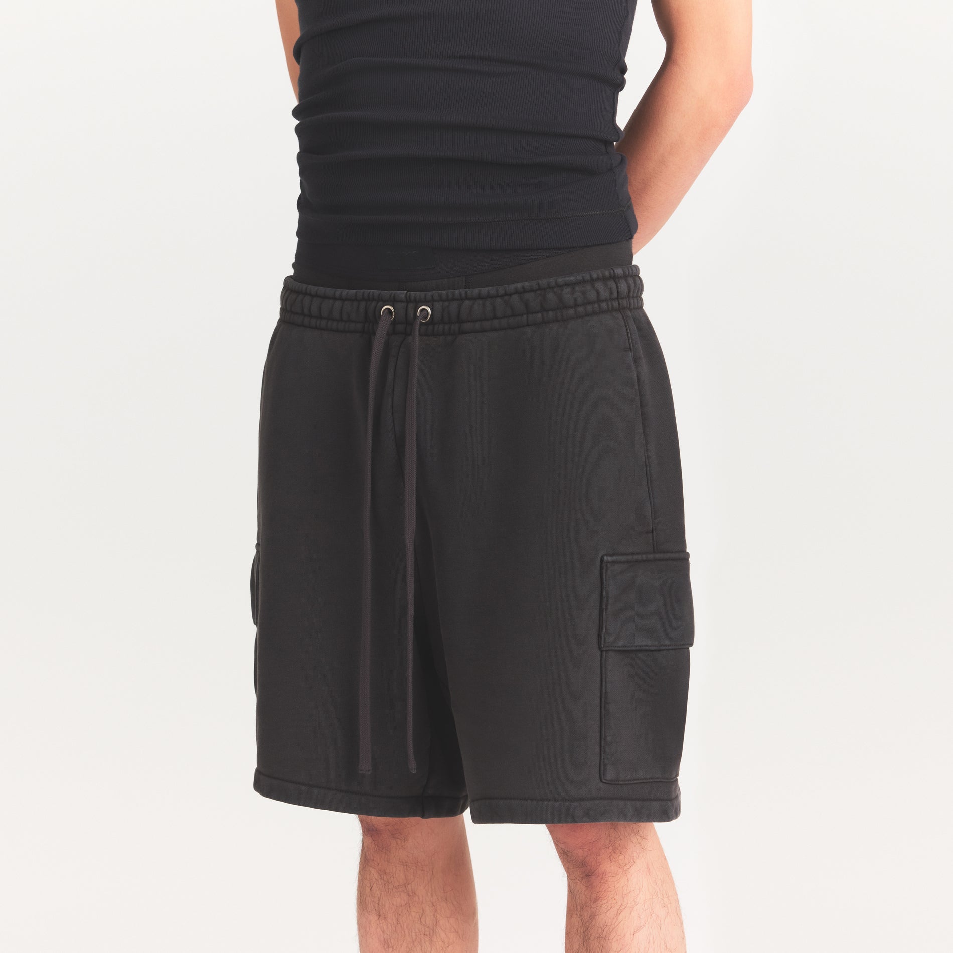 SKIMS HEAVYWEIGHT FLEECE MENS CARGO SHORT | WASHED ONYX - Sneaker Türkiye