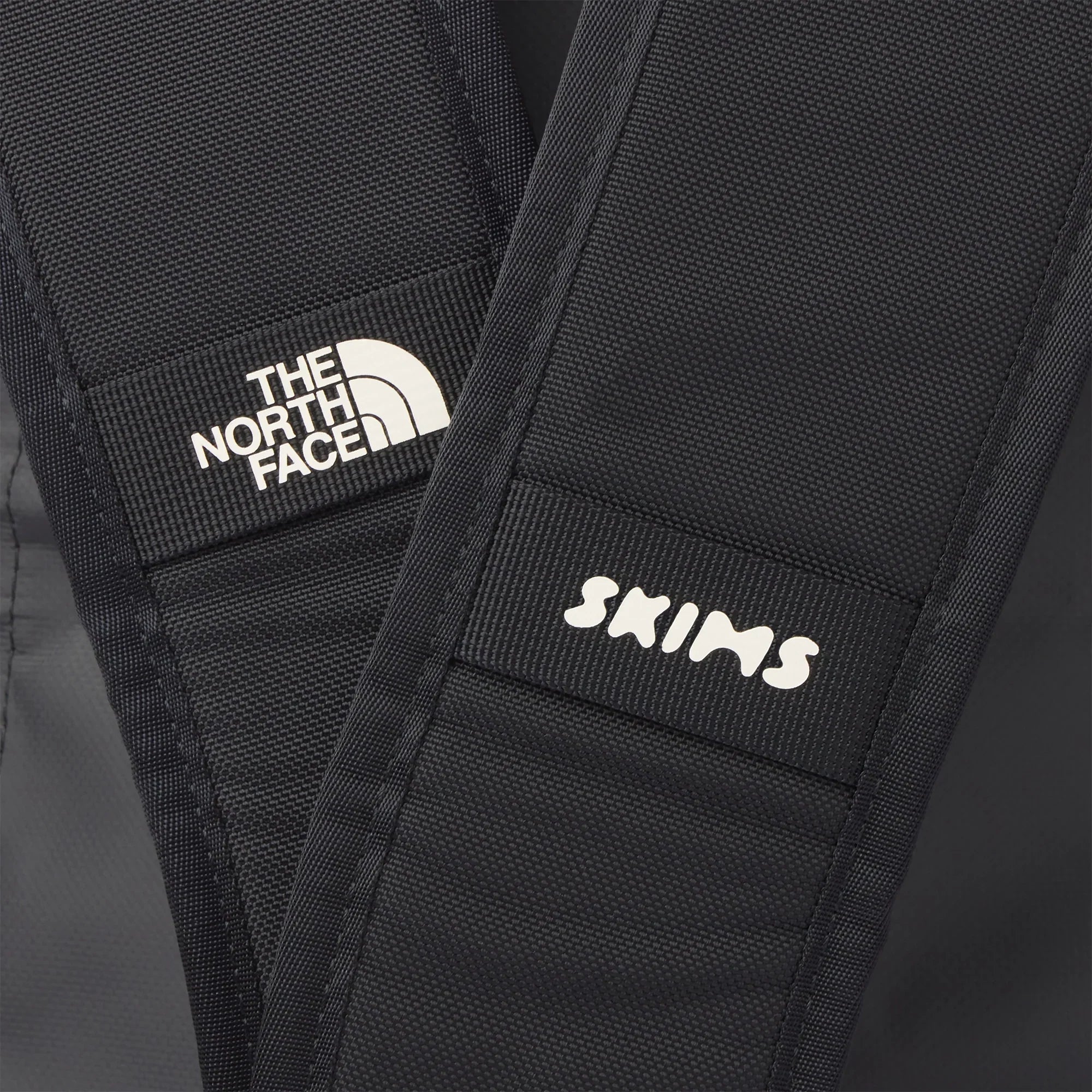 THE NORTH FACE X SKIMS SMALL BASE CAMP DUFFLE BAG | ONYX - Sneaker Türkiye