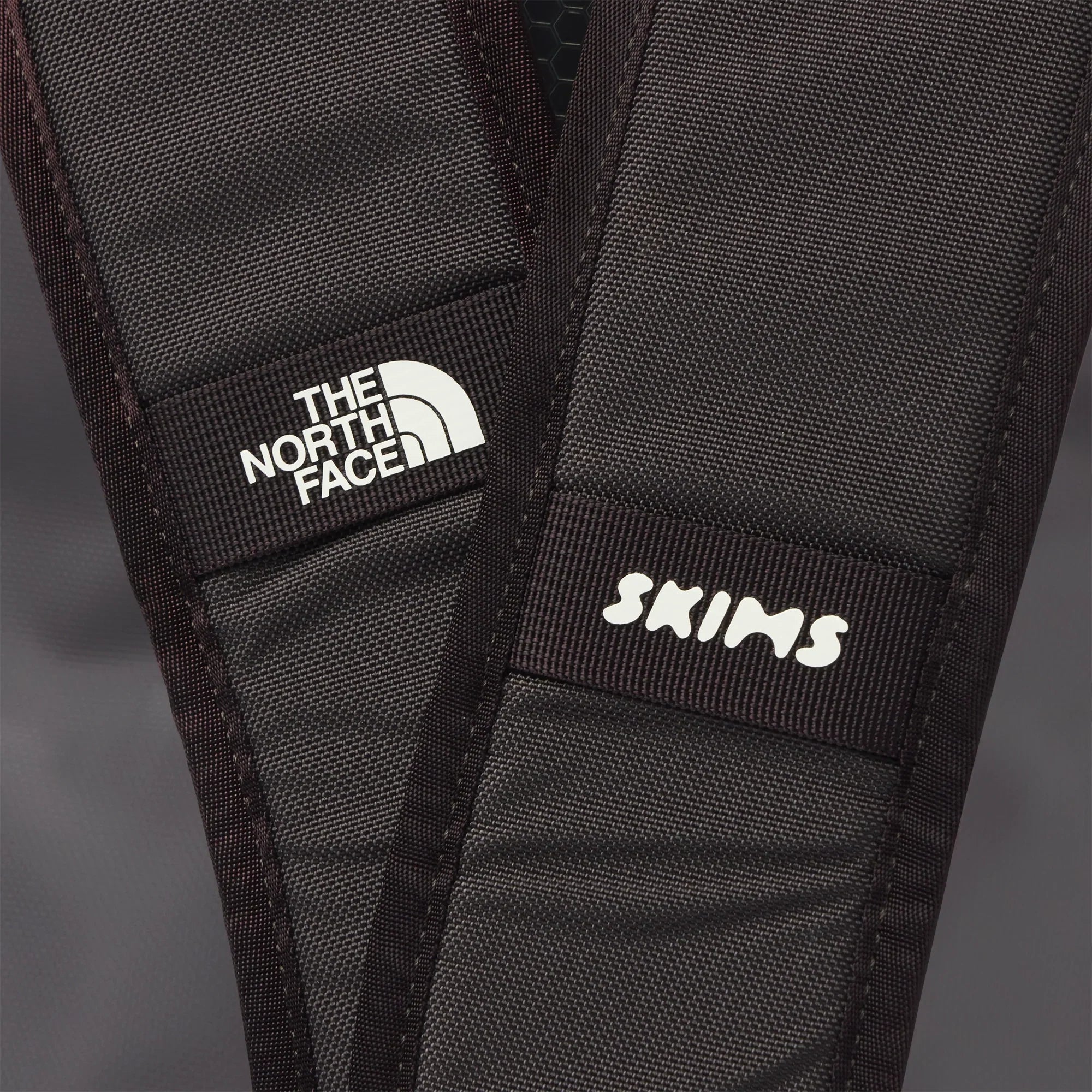 THE NORTH FACE X SKIMS SMALL BASE CAMP DUFFLE BAG | PHOENIX - Sneaker Türkiye