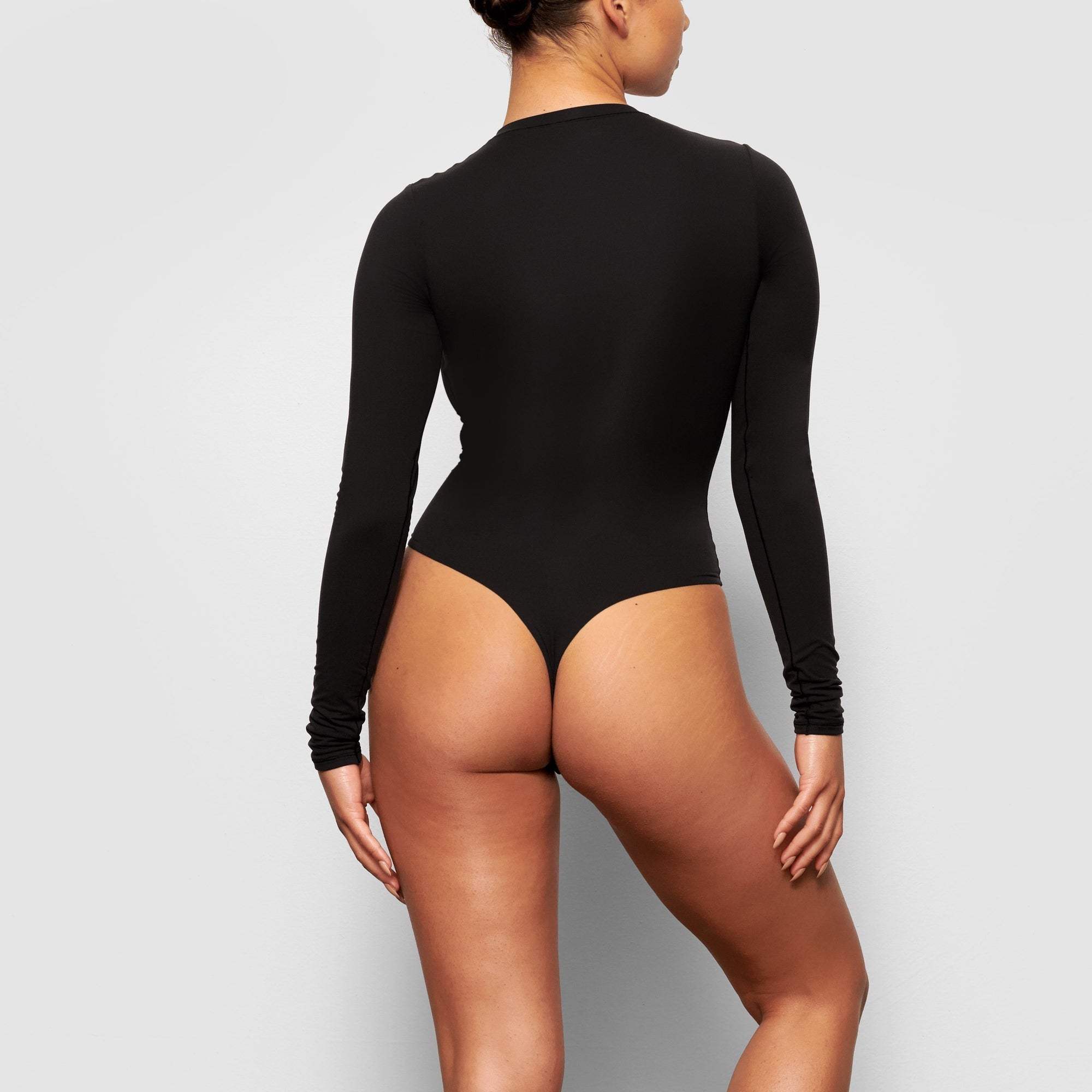 SKIMS FITS EVERYBODY LONG SLEEVE CREW NECK BODYSUIT | ONYX - Sneaker Türkiye