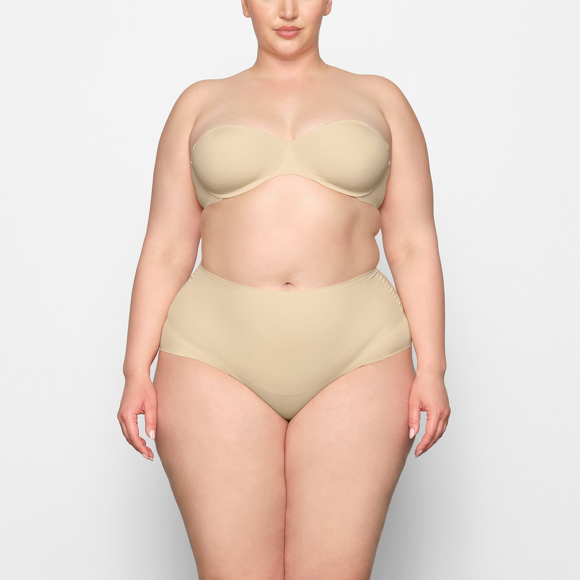 SKIMS SMOOTHING INTIMATES UNLINED STRAPLESS BRA | SAND - Sneaker Türkiye