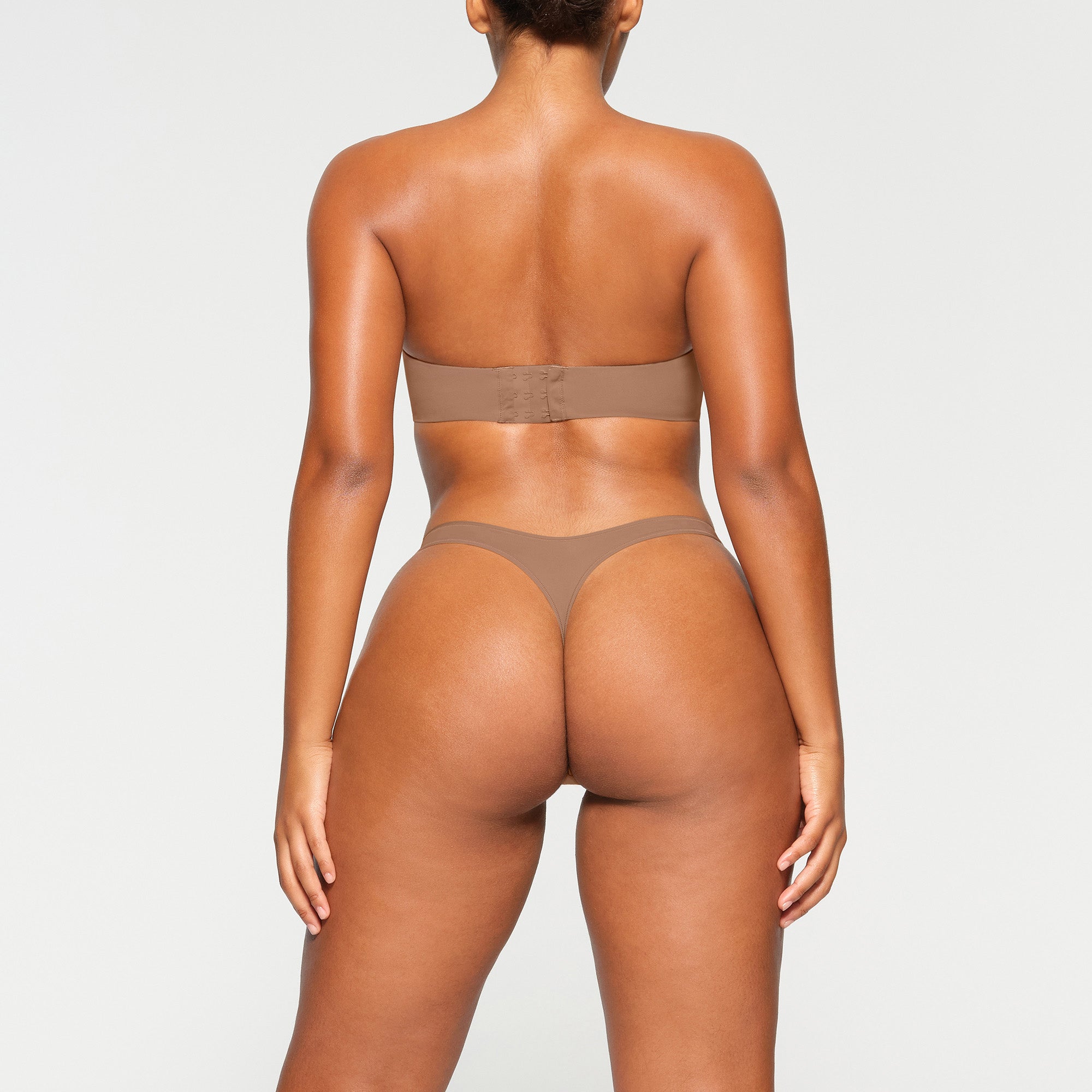 SKIMS FITS EVERYBODY STRAPLESS BRA | SIENNA - Sneaker Türkiye