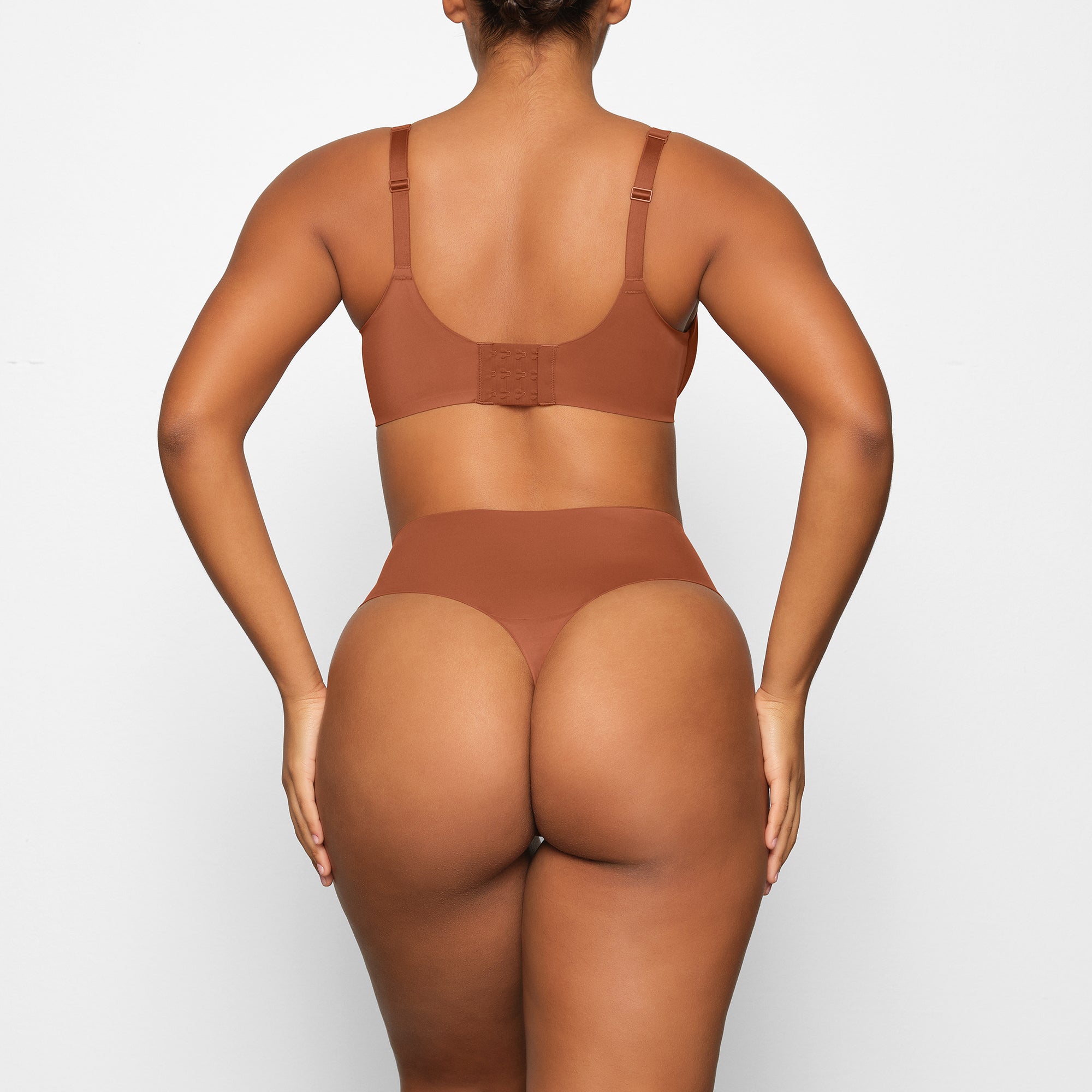 SKIMS SMOOTHING INTIMATES UNLINED FULL COVERAGE BRA | BRONZE - Sneaker Türkiye